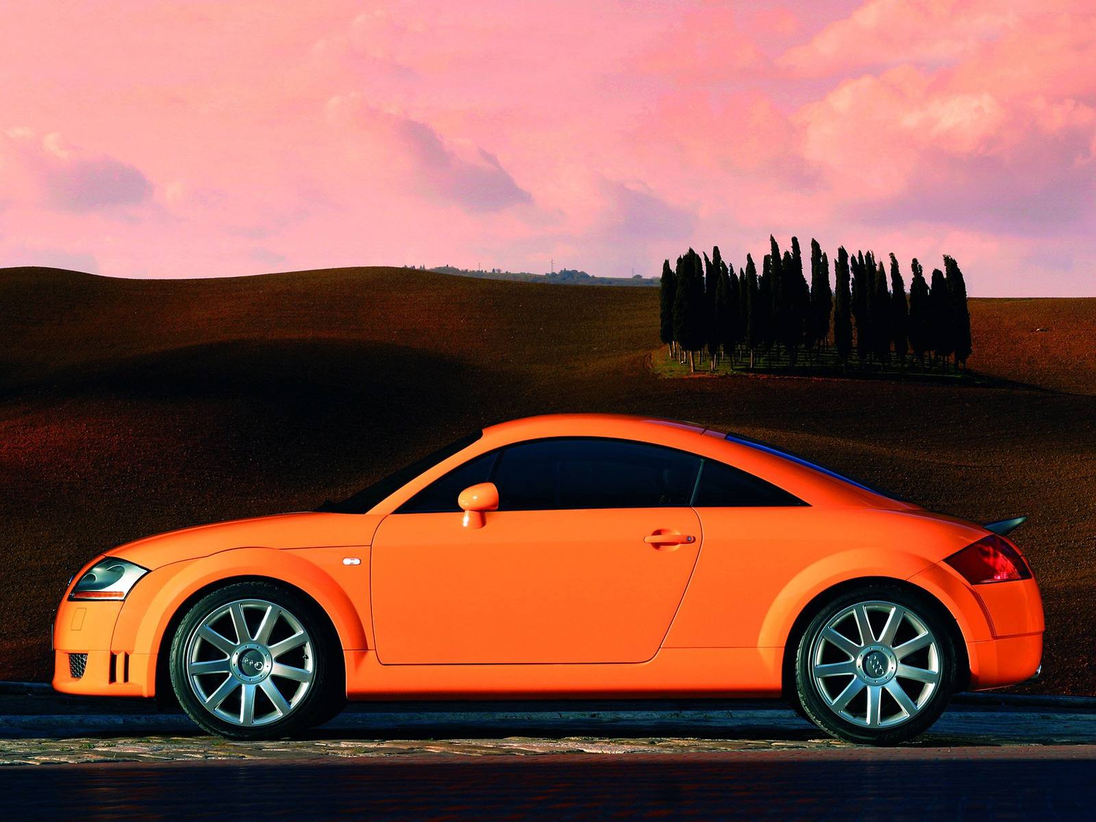 TT Coupe 1.8 T quattro DTM Edition