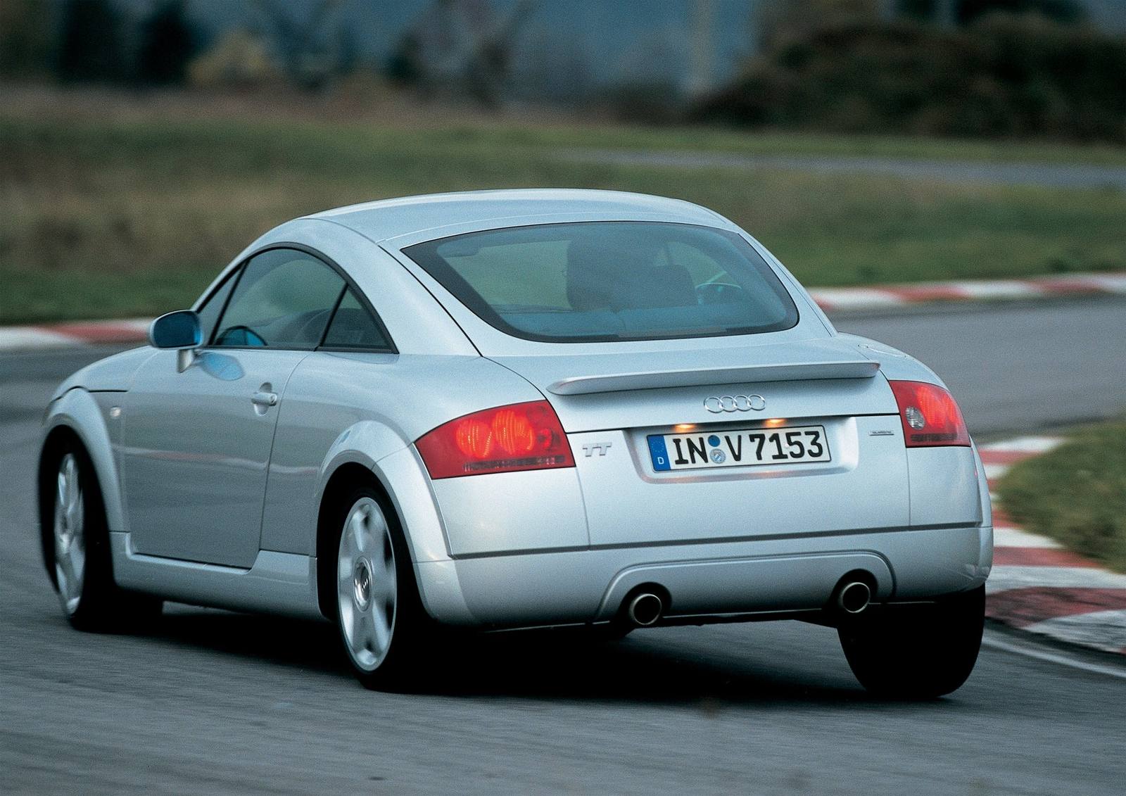TT Coupe 1.8 T quattro DTM Edition