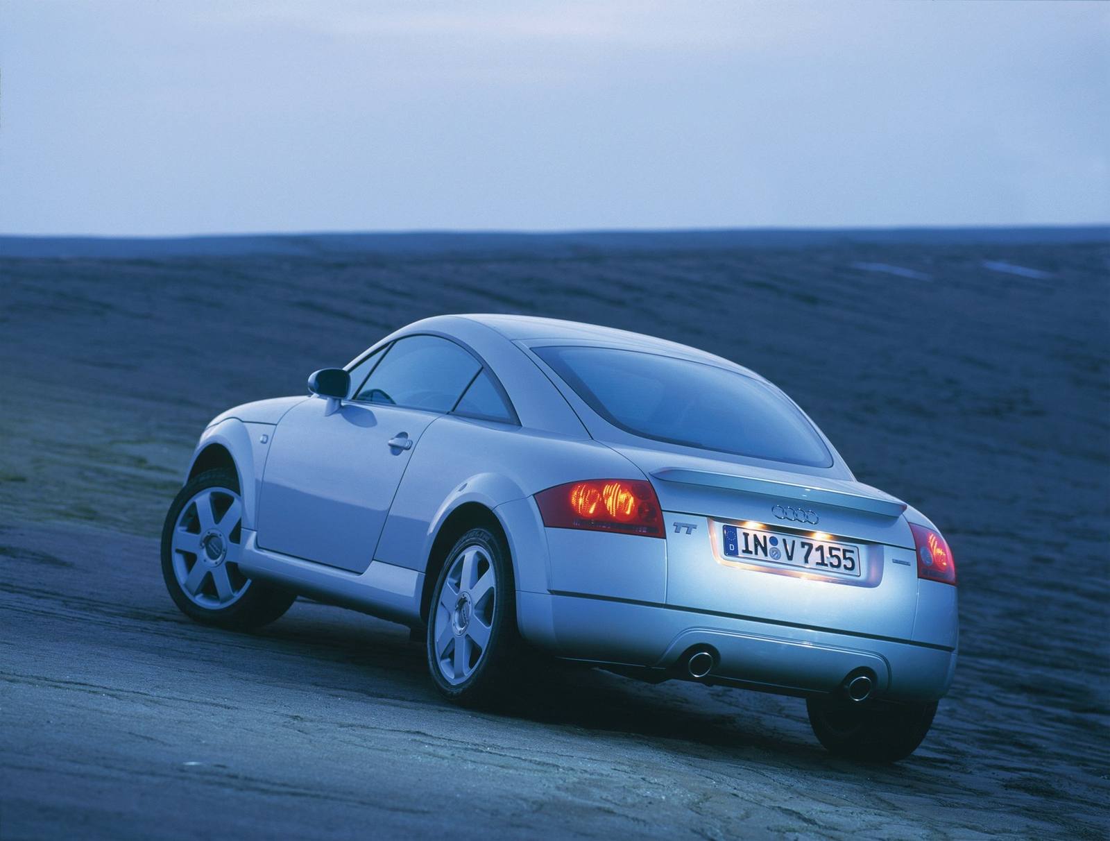 TT Coupe 1.8 T quattro DTM Edition