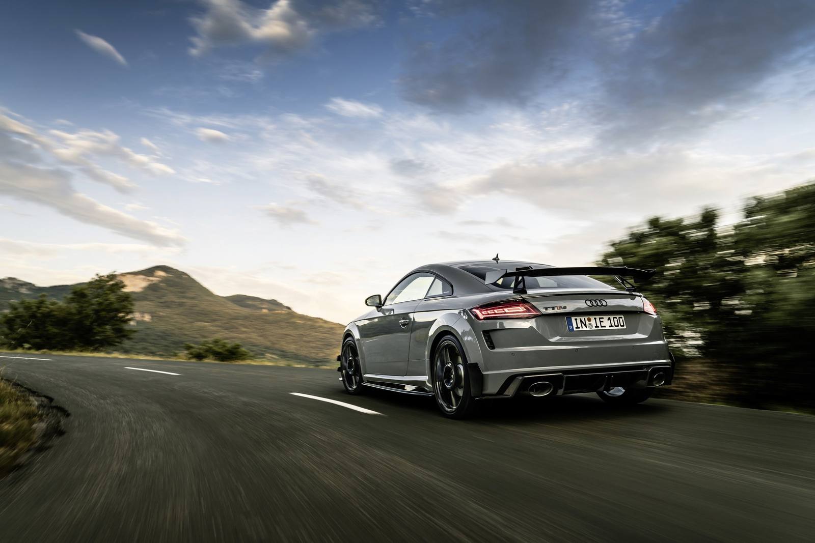 TT RS Coupe iconic edition