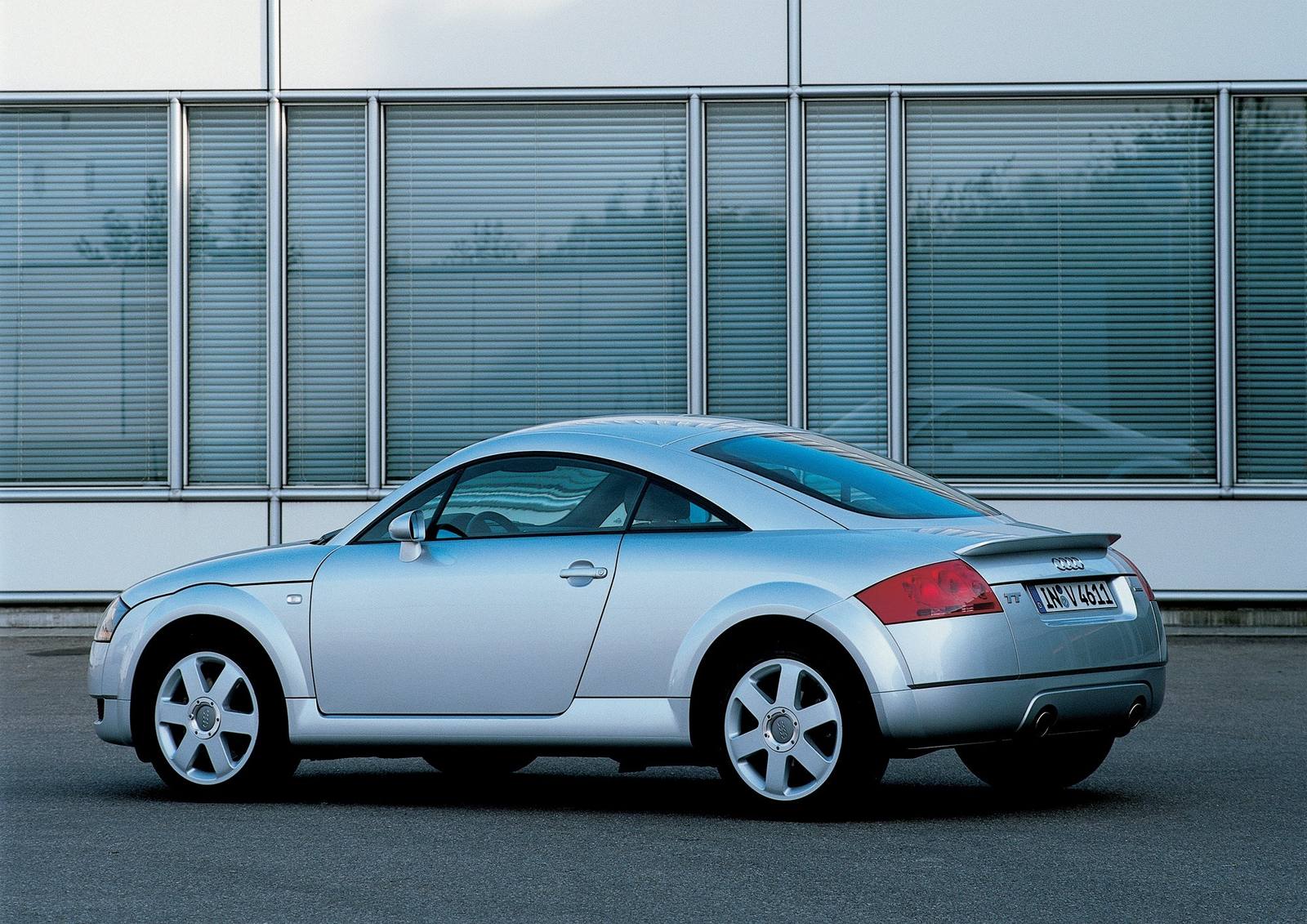 TT Coupe 1.8 T quattro DTM Edition