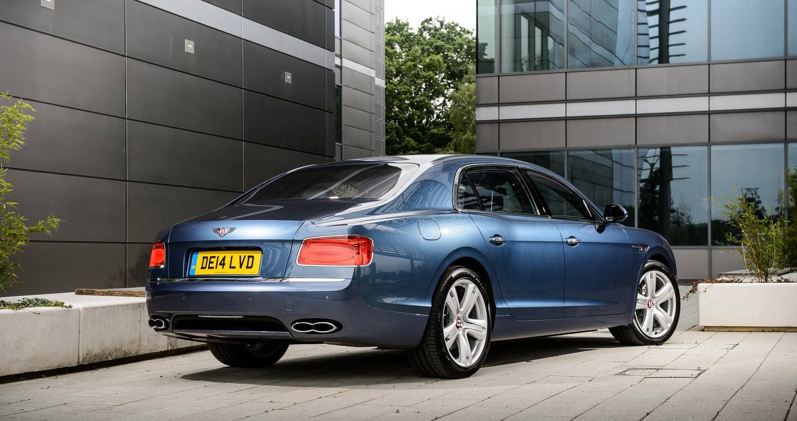V8 (2014)