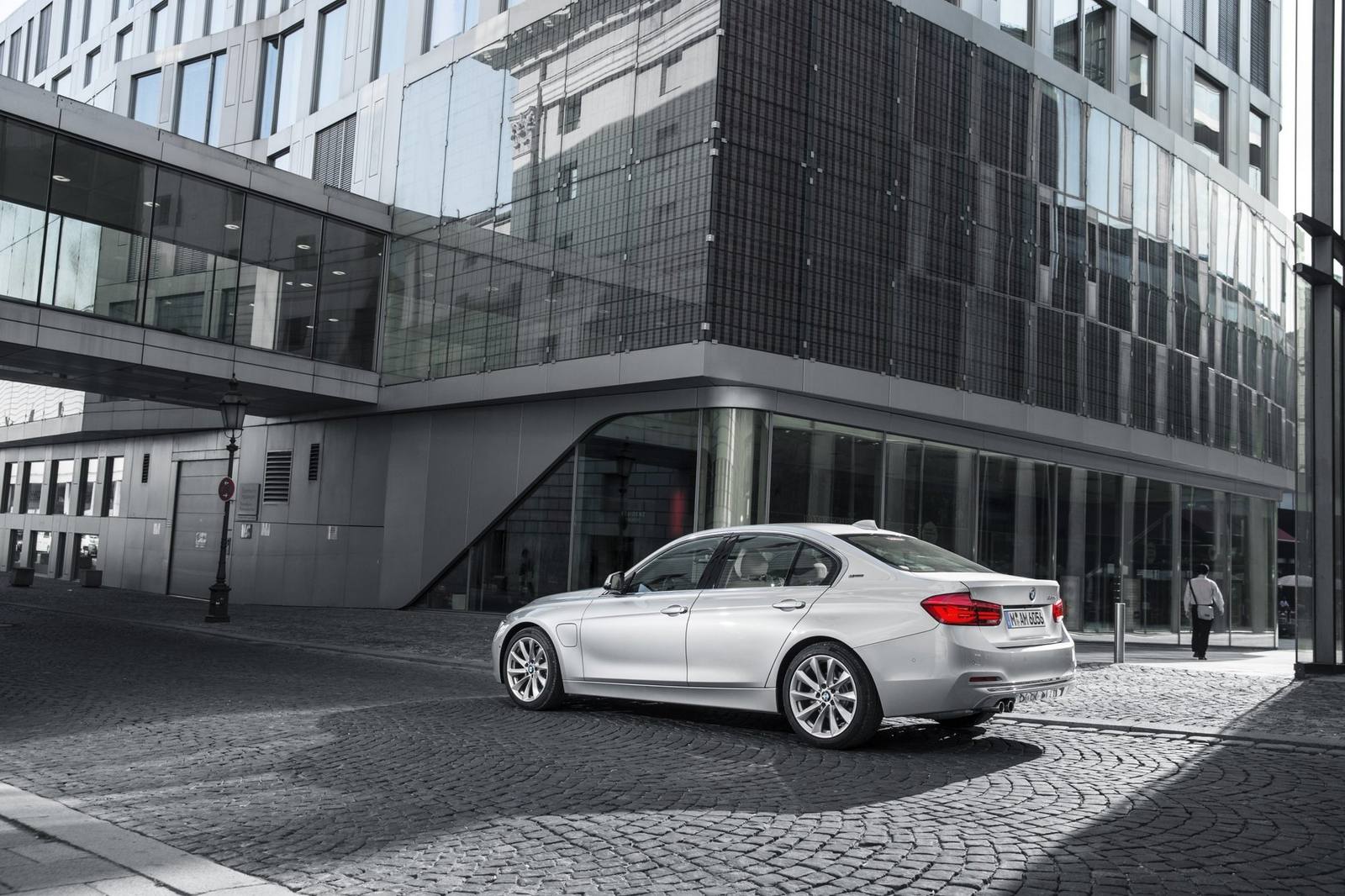 330e
