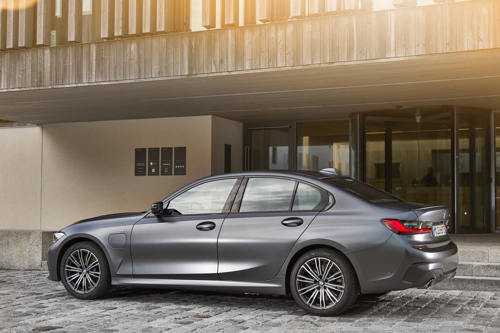330e