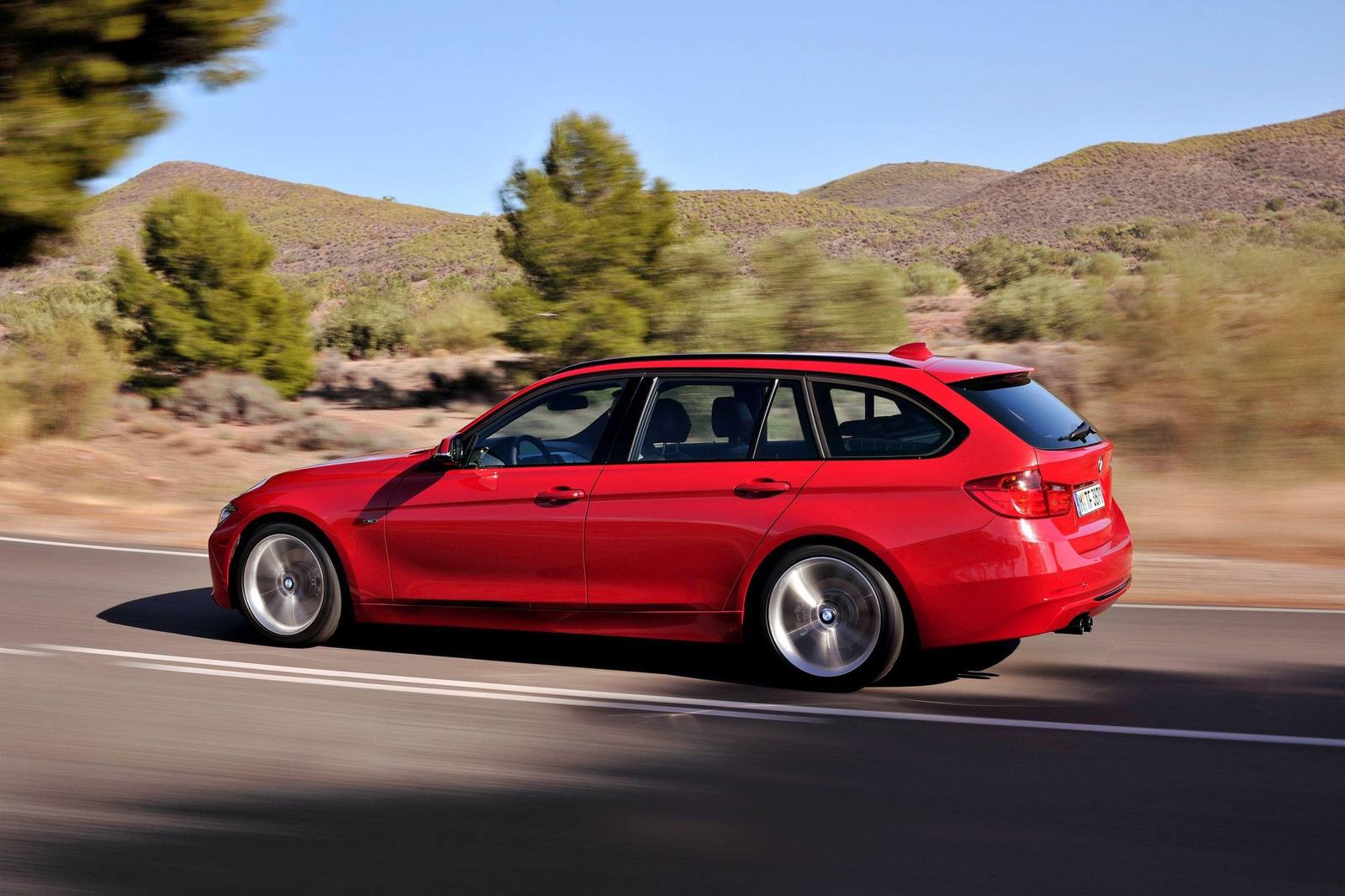 320i Touring