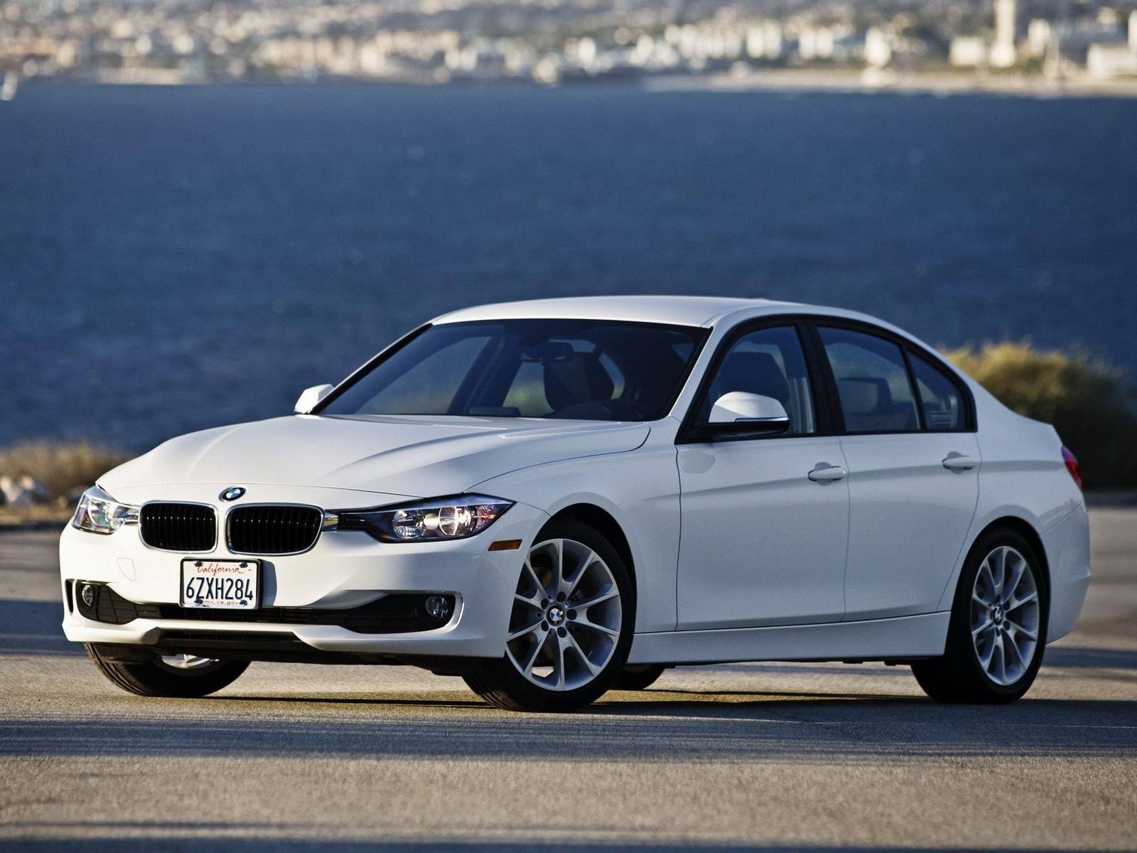 320i