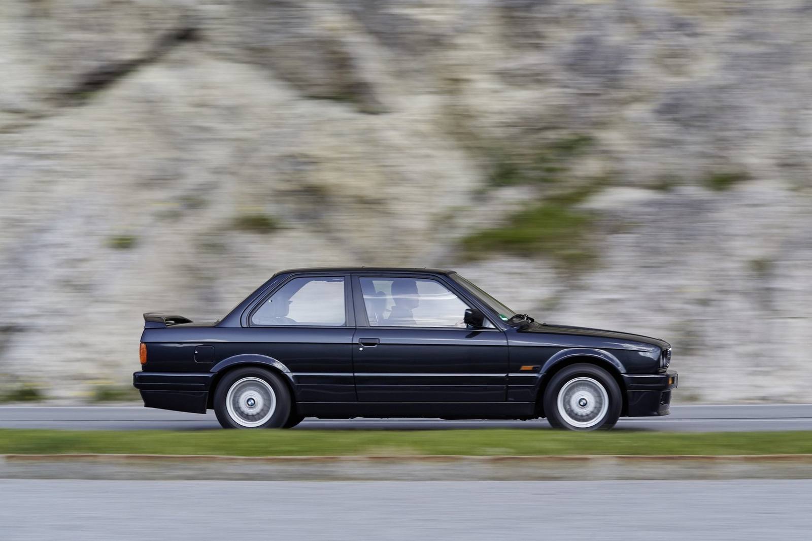 318i