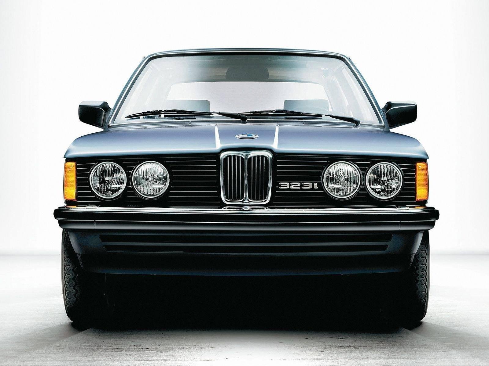 323i