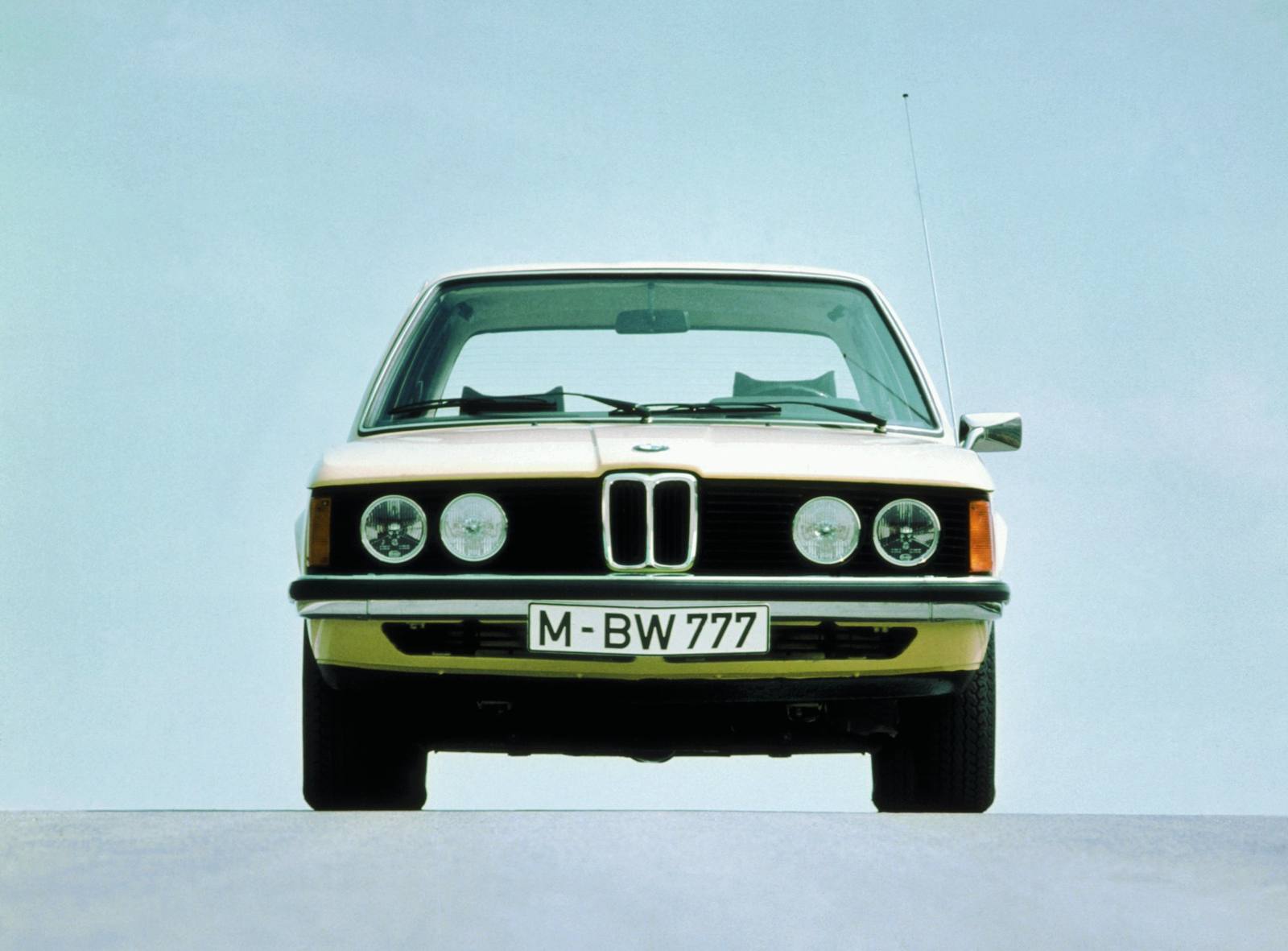 320i