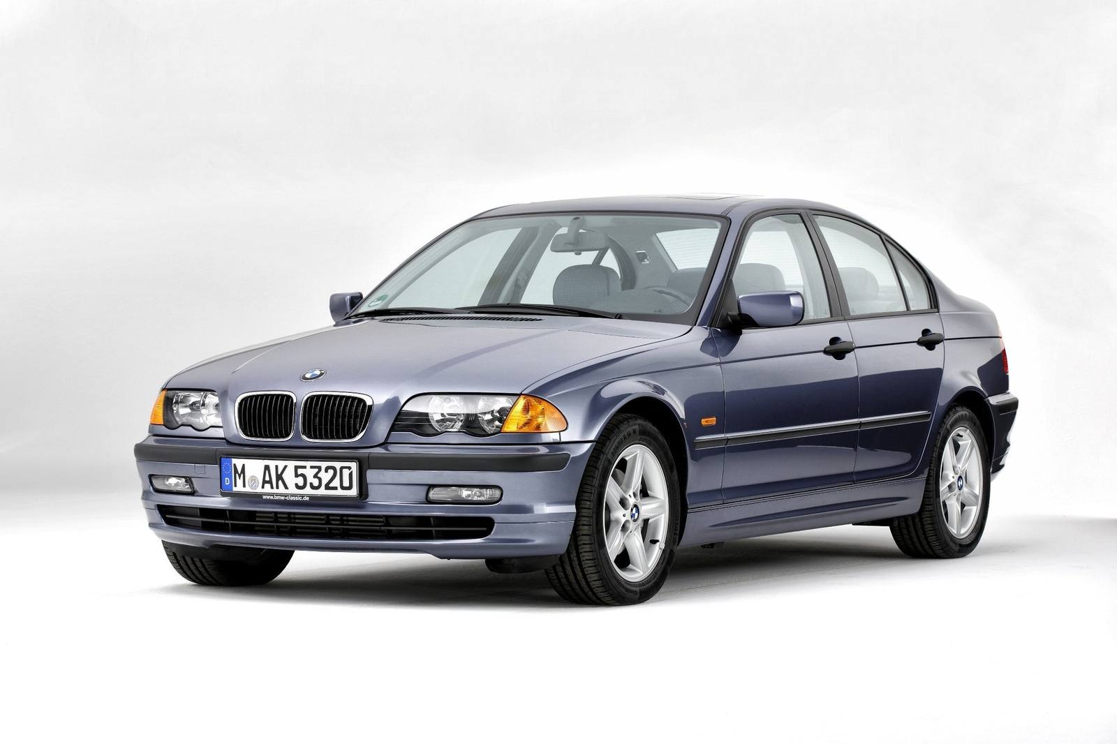 320i