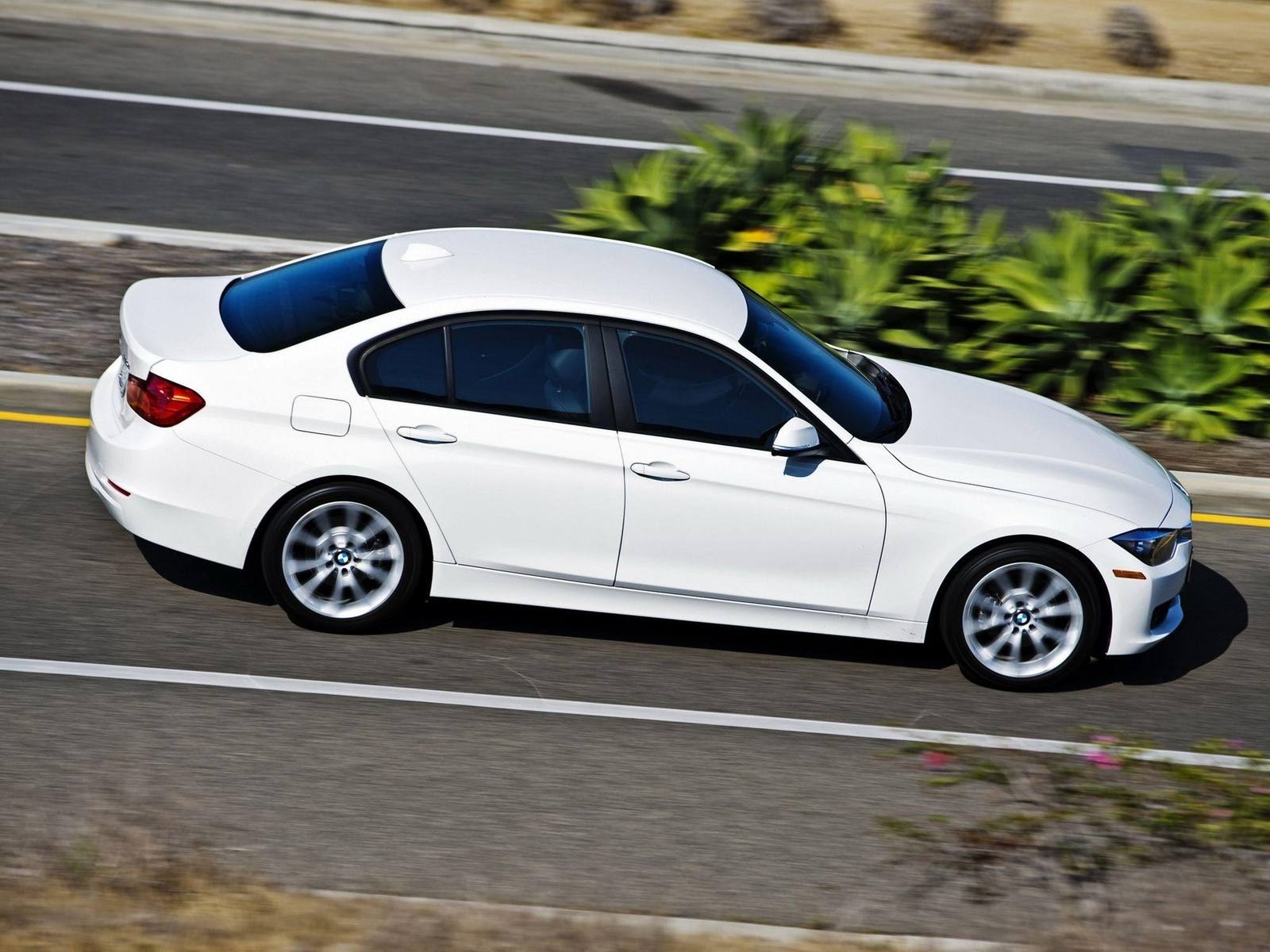 320i