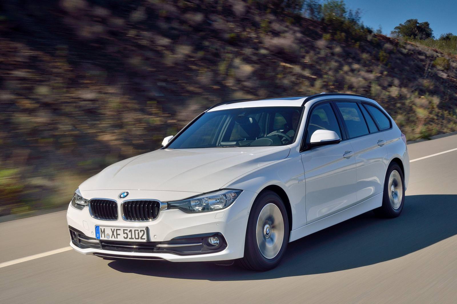 320i Touring