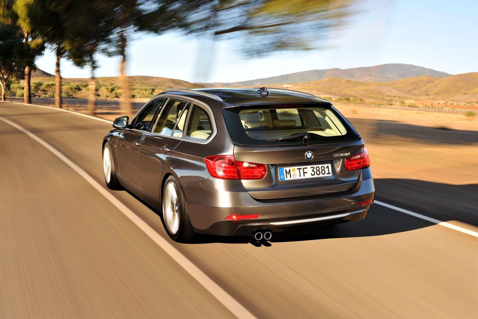 320i Touring