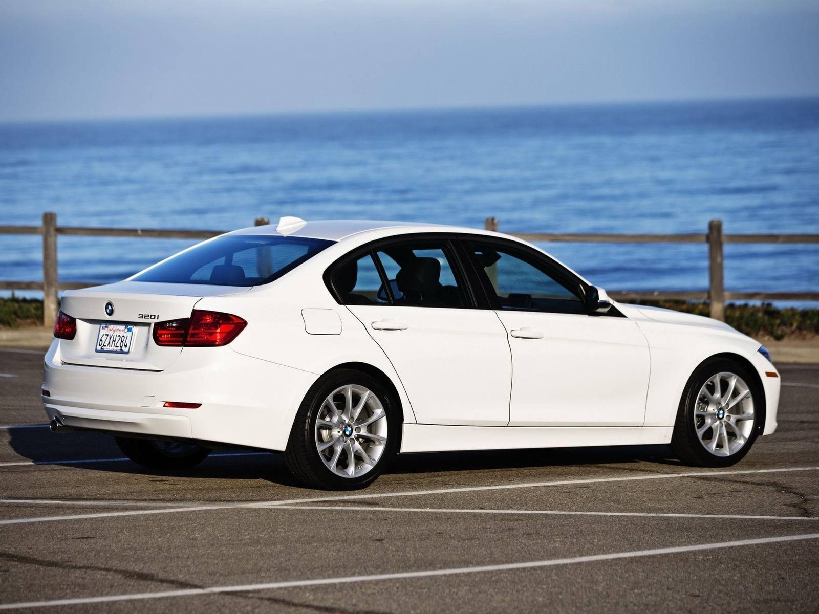 320i