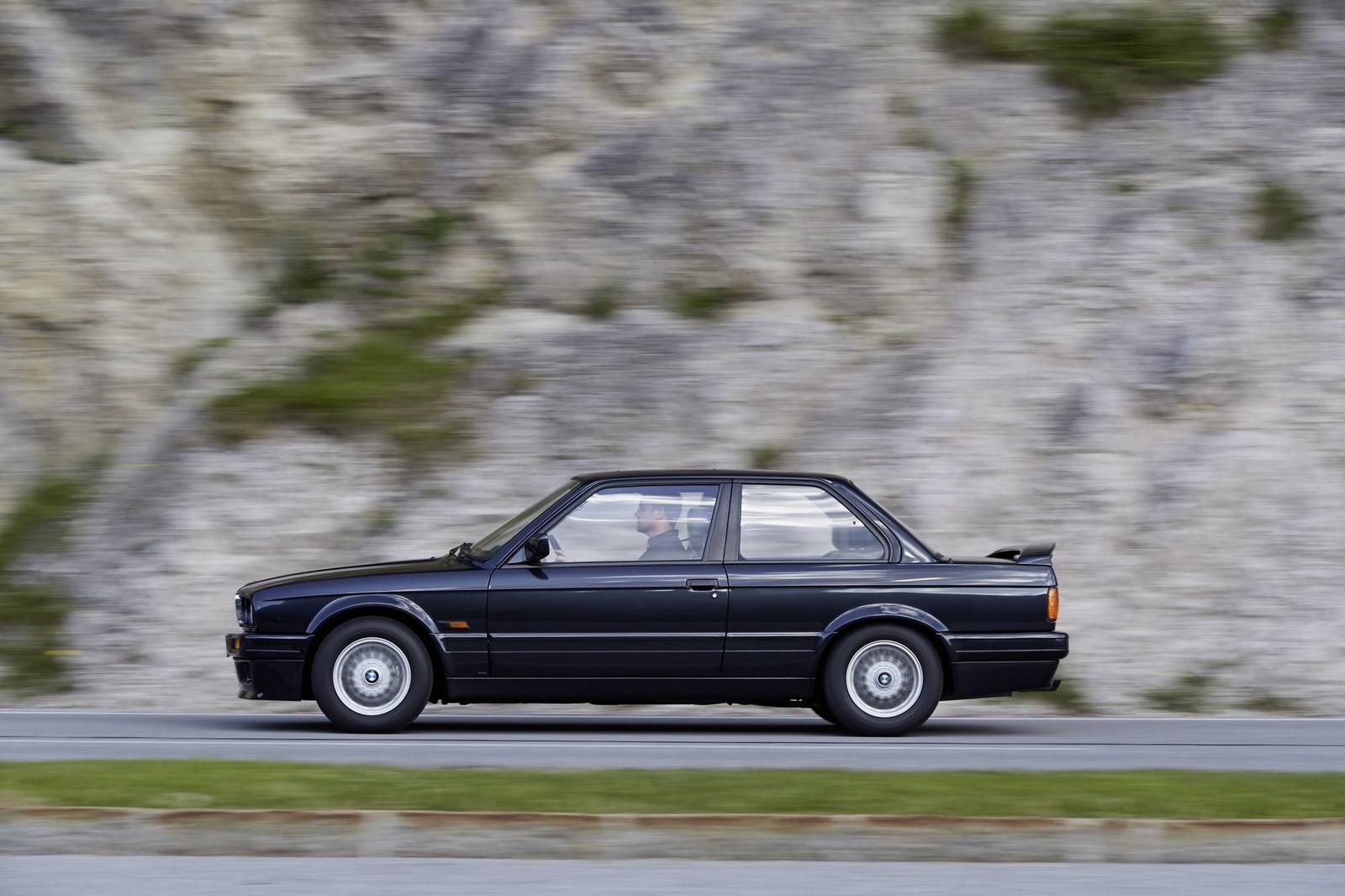 318i