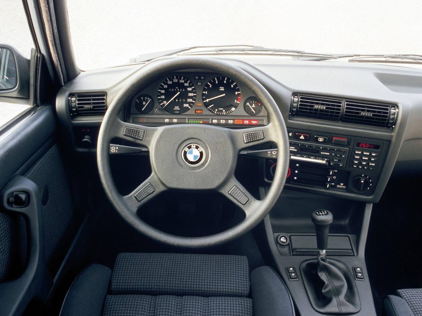 325i