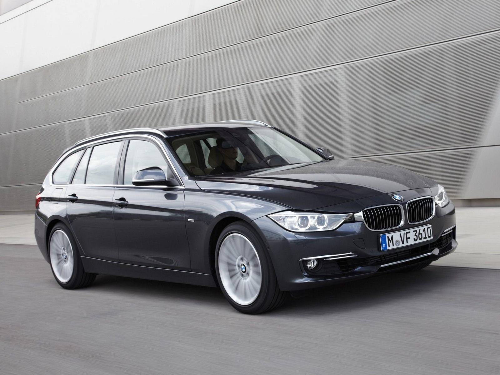 320i Touring