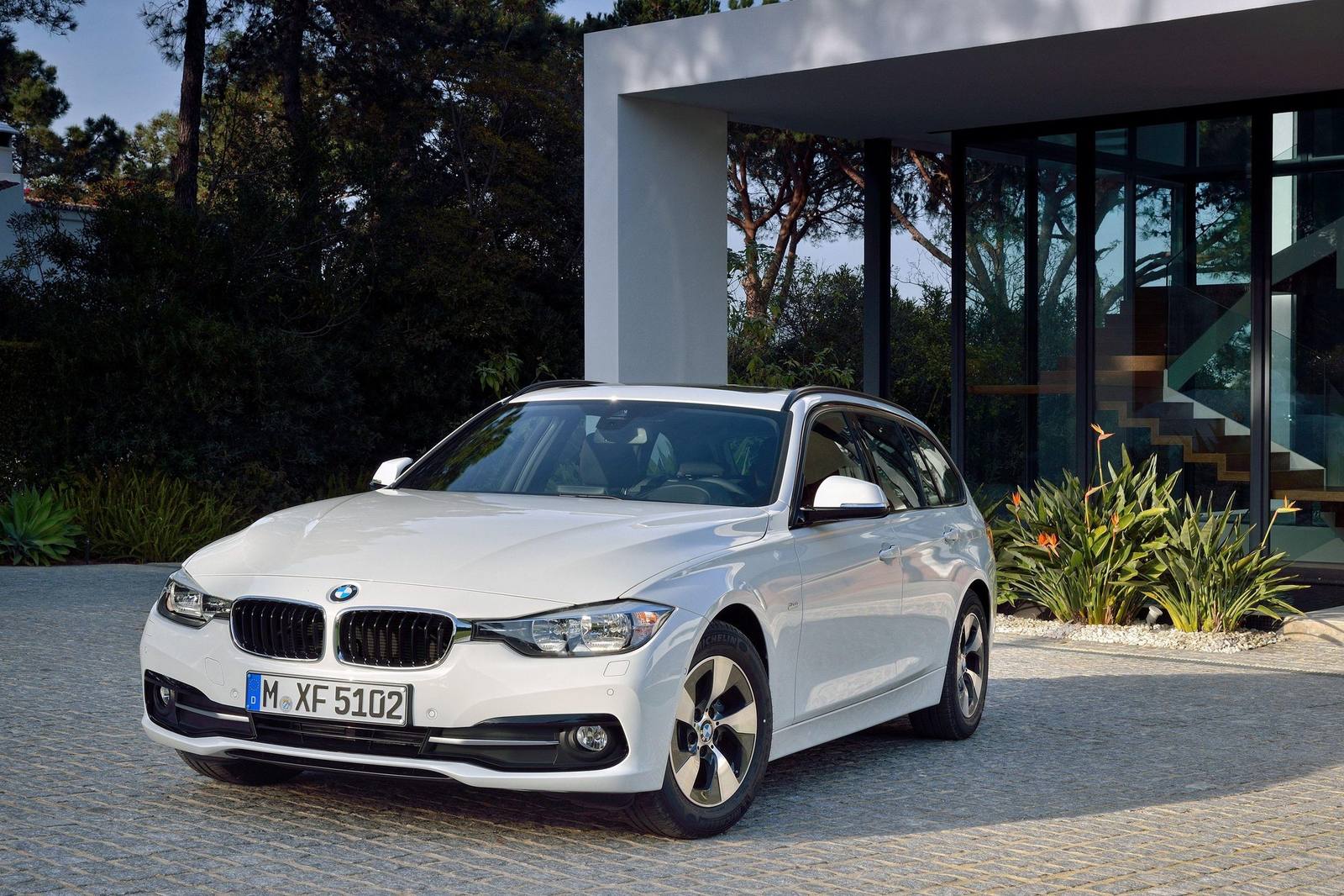320i Touring
