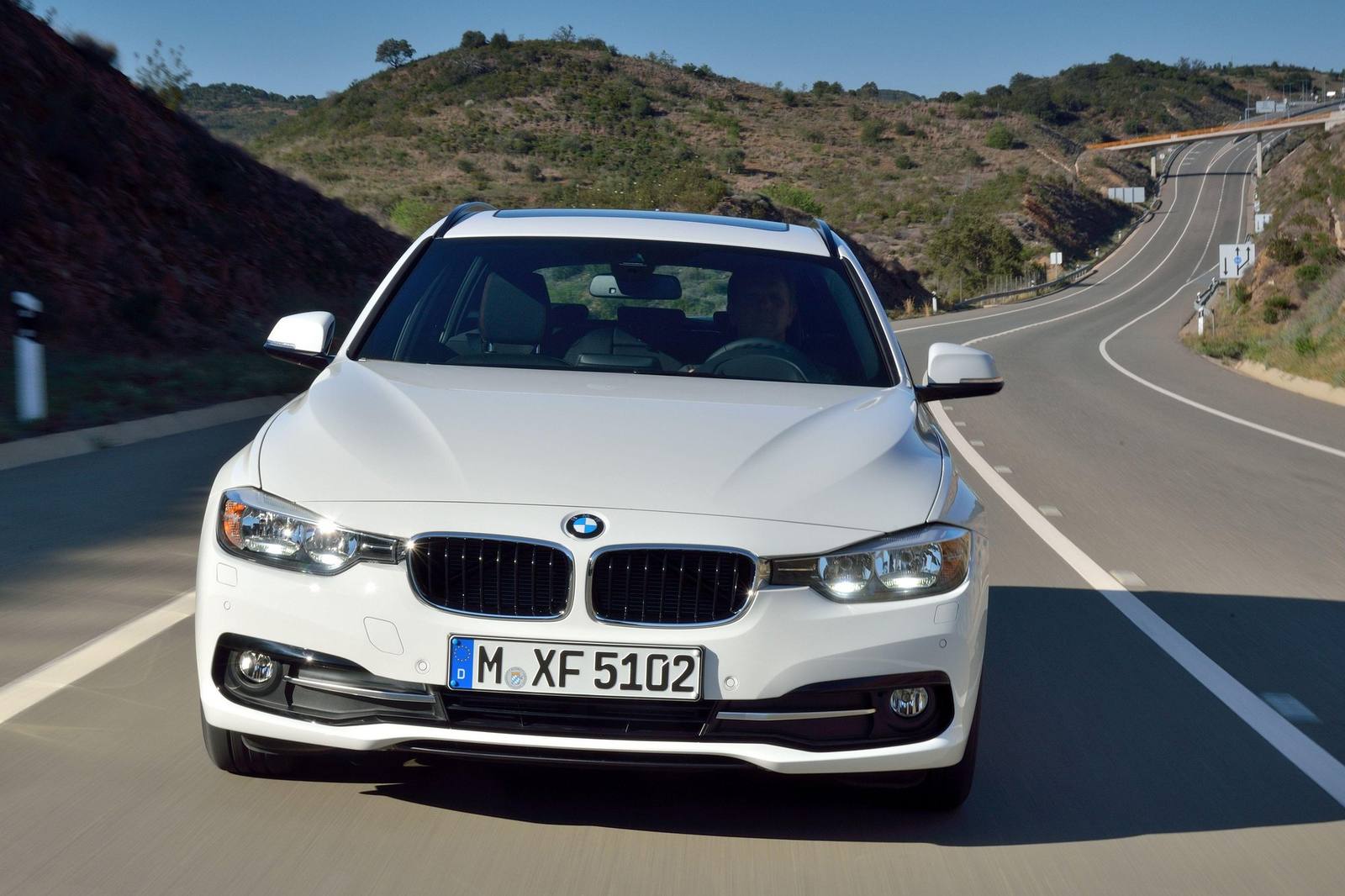 320i Touring