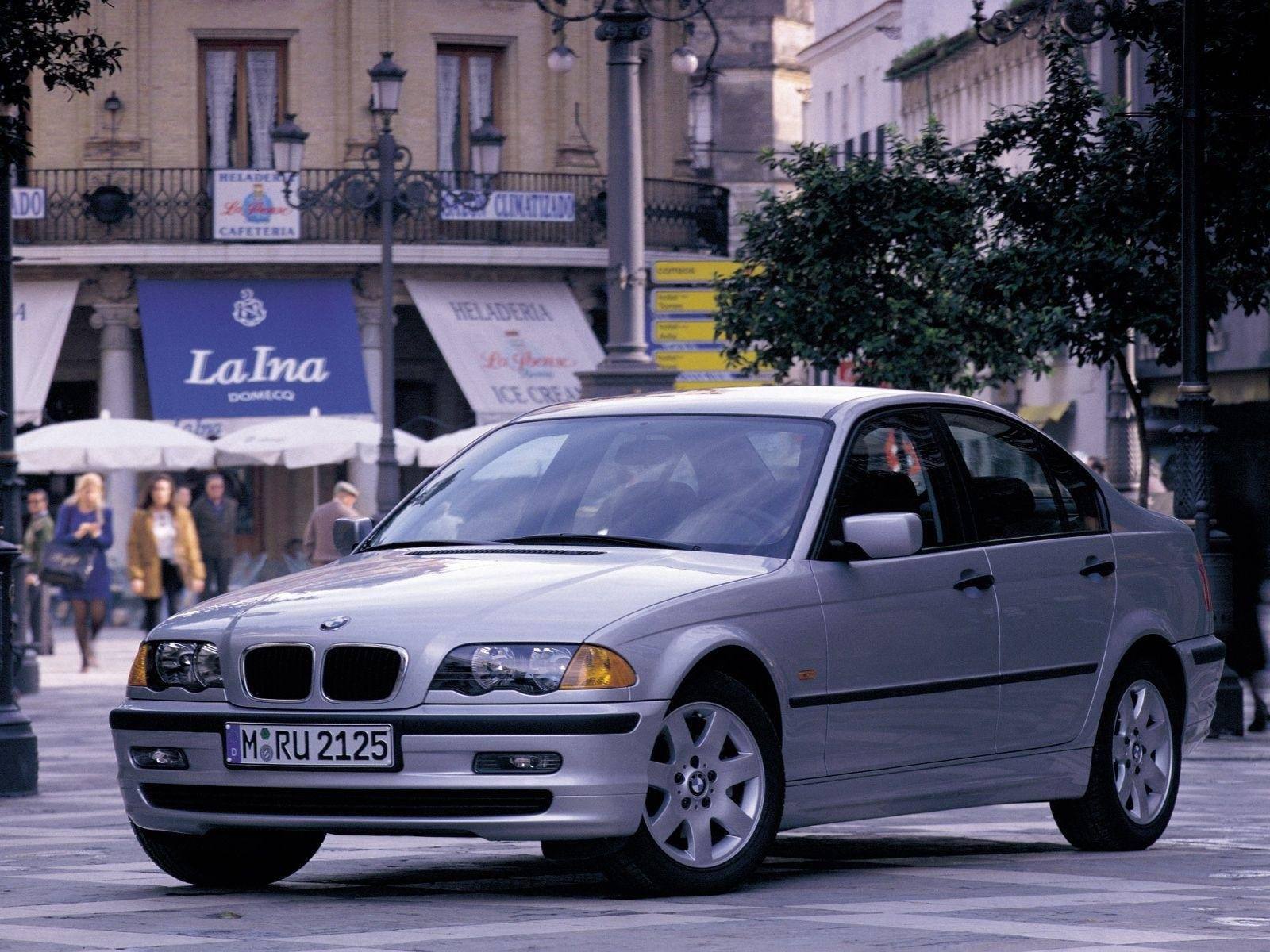 320i