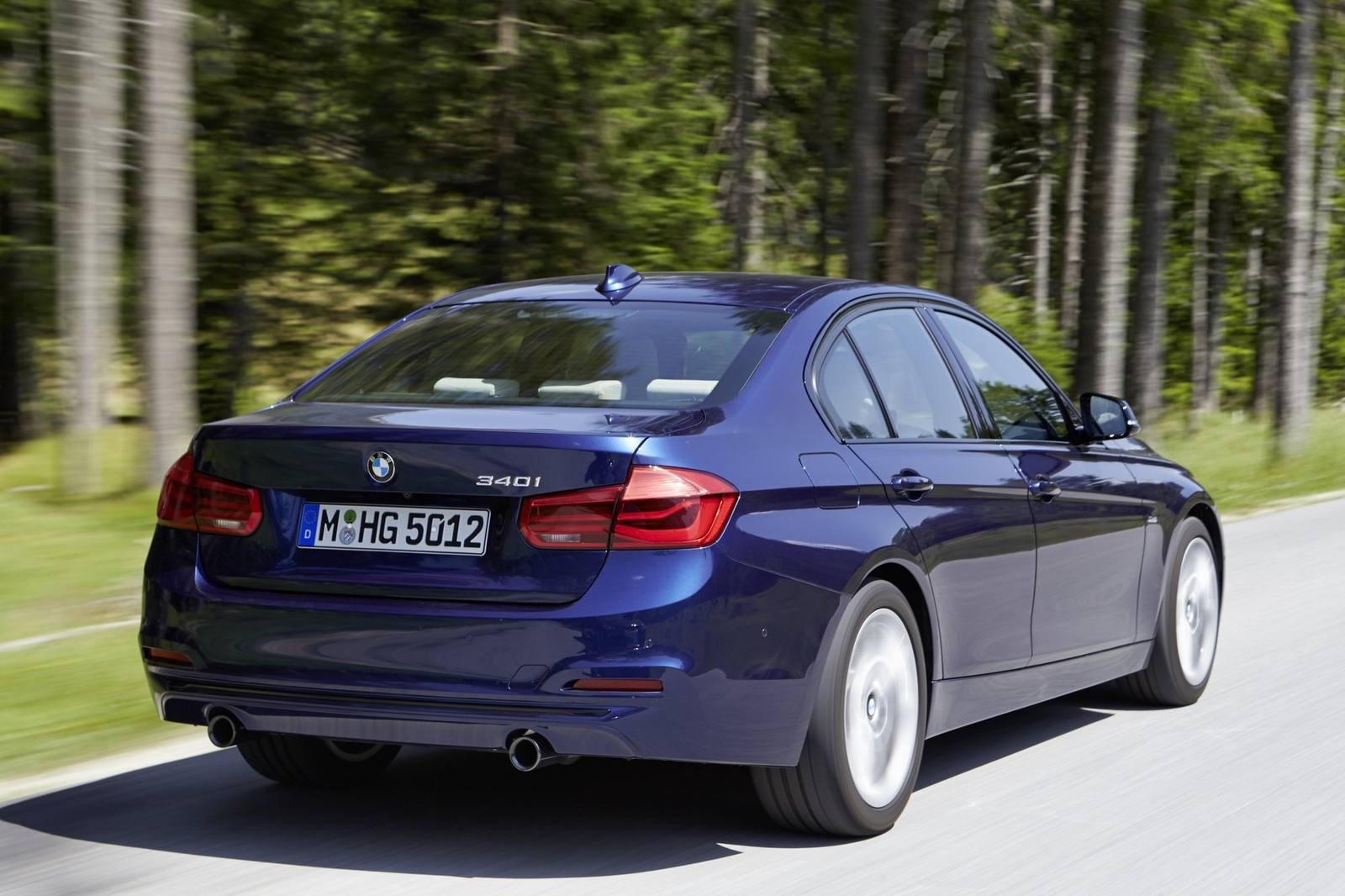 320i