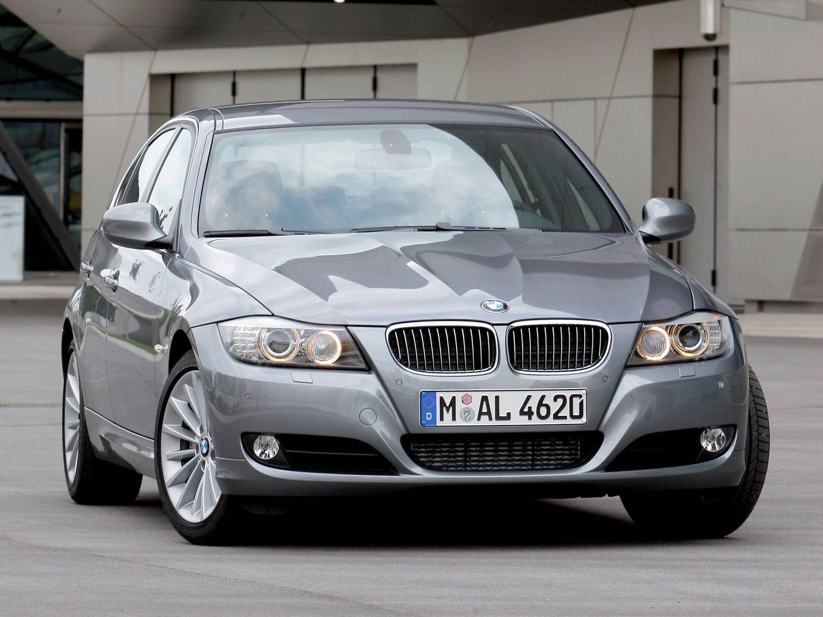 330i