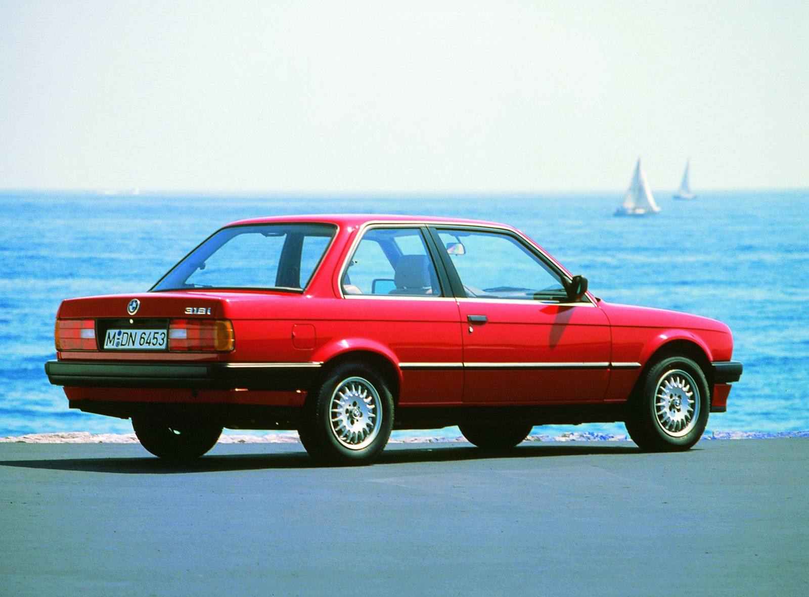 318i