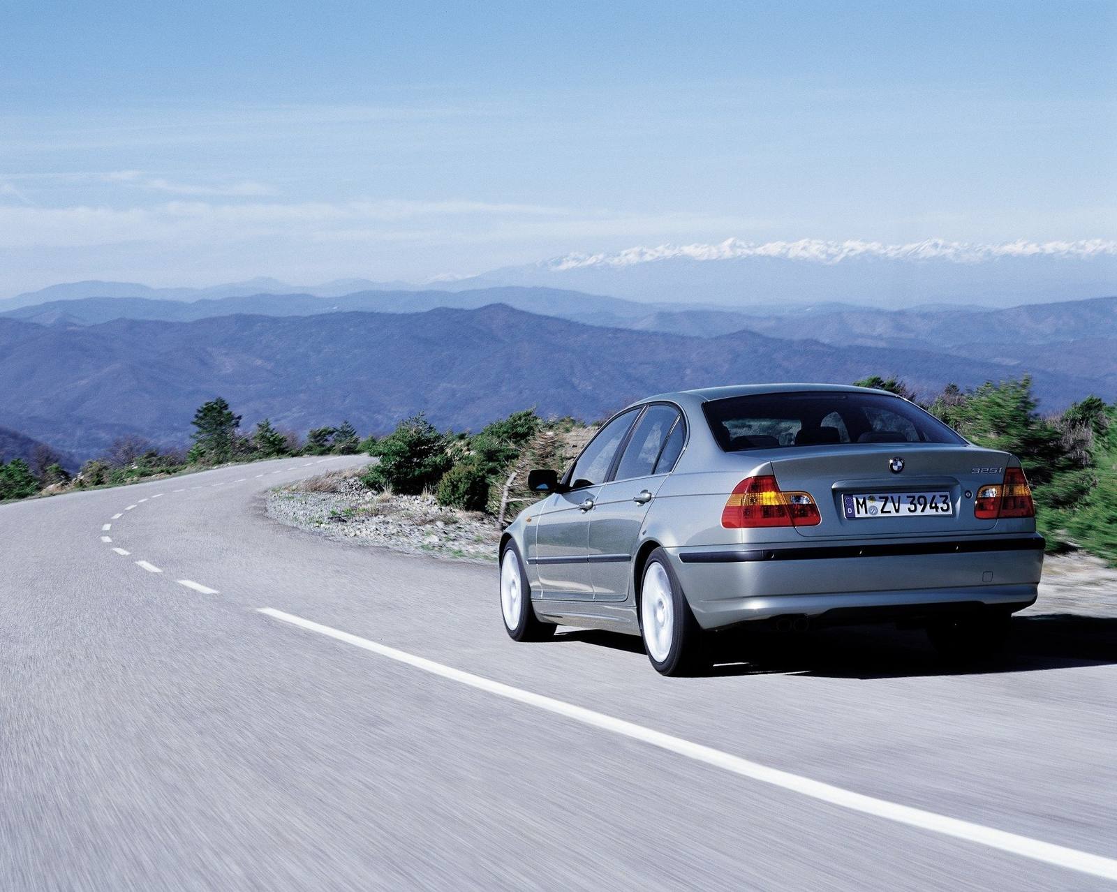 320i