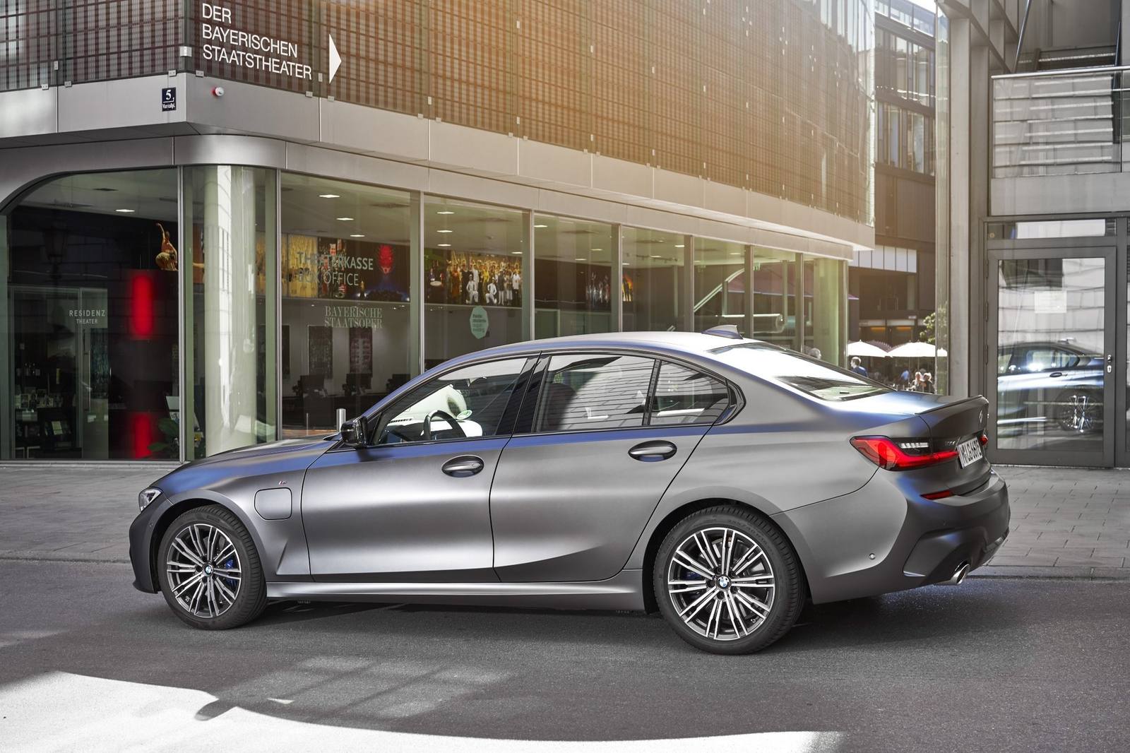 330e