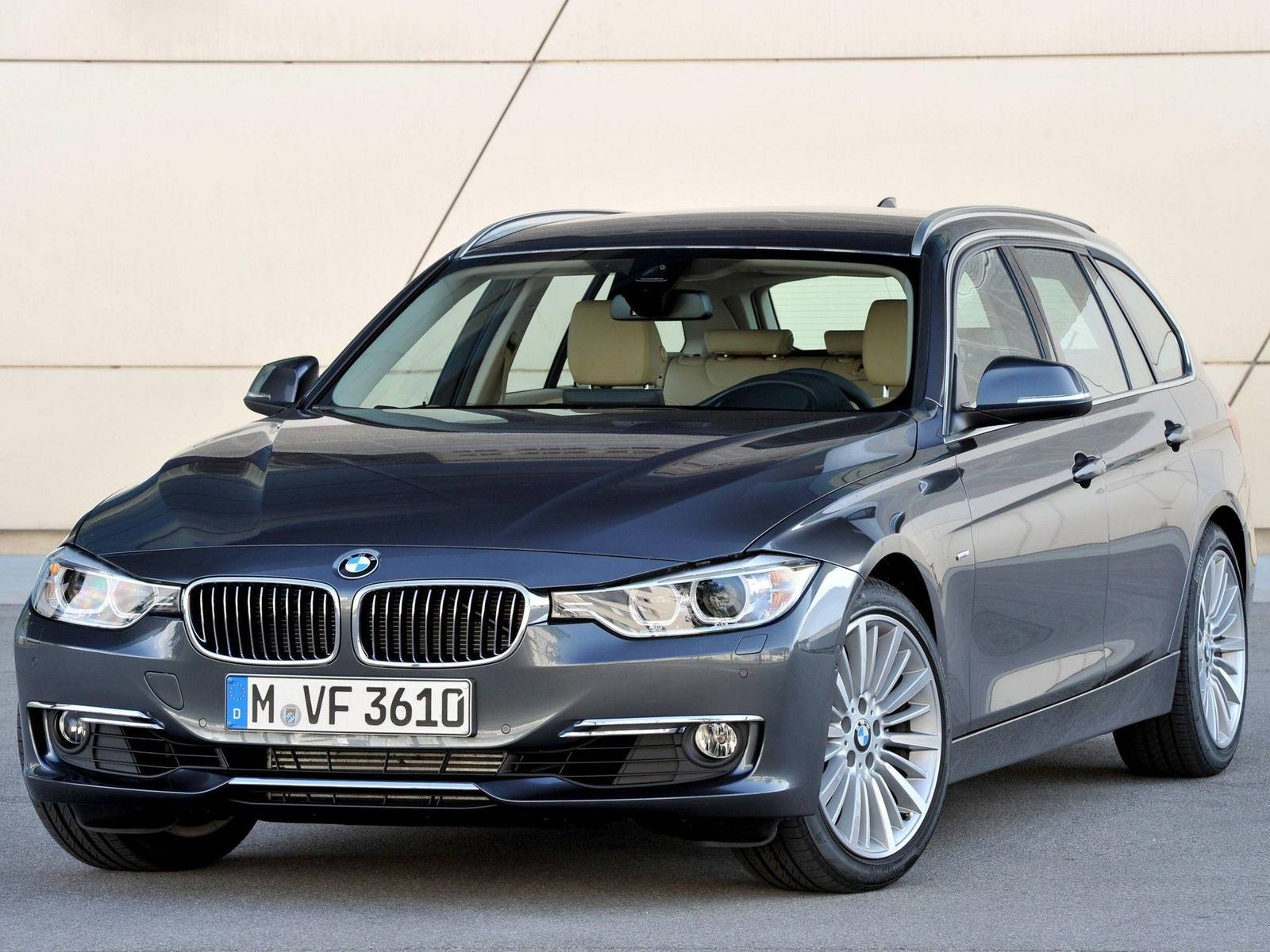 320i Touring