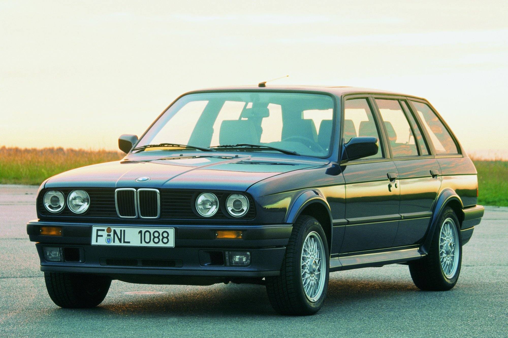 325i Touring