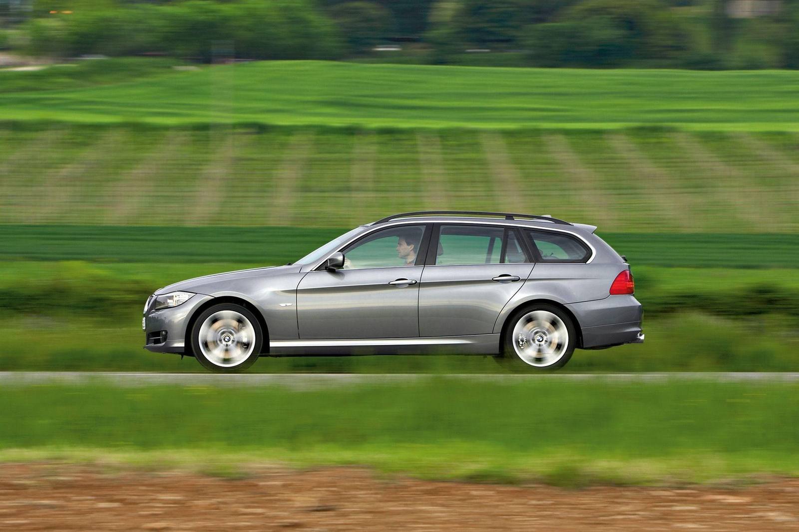 320i Touring