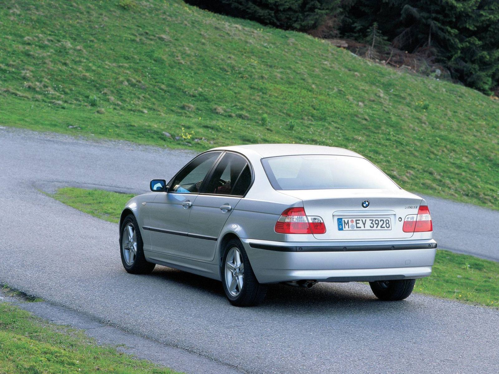 320i