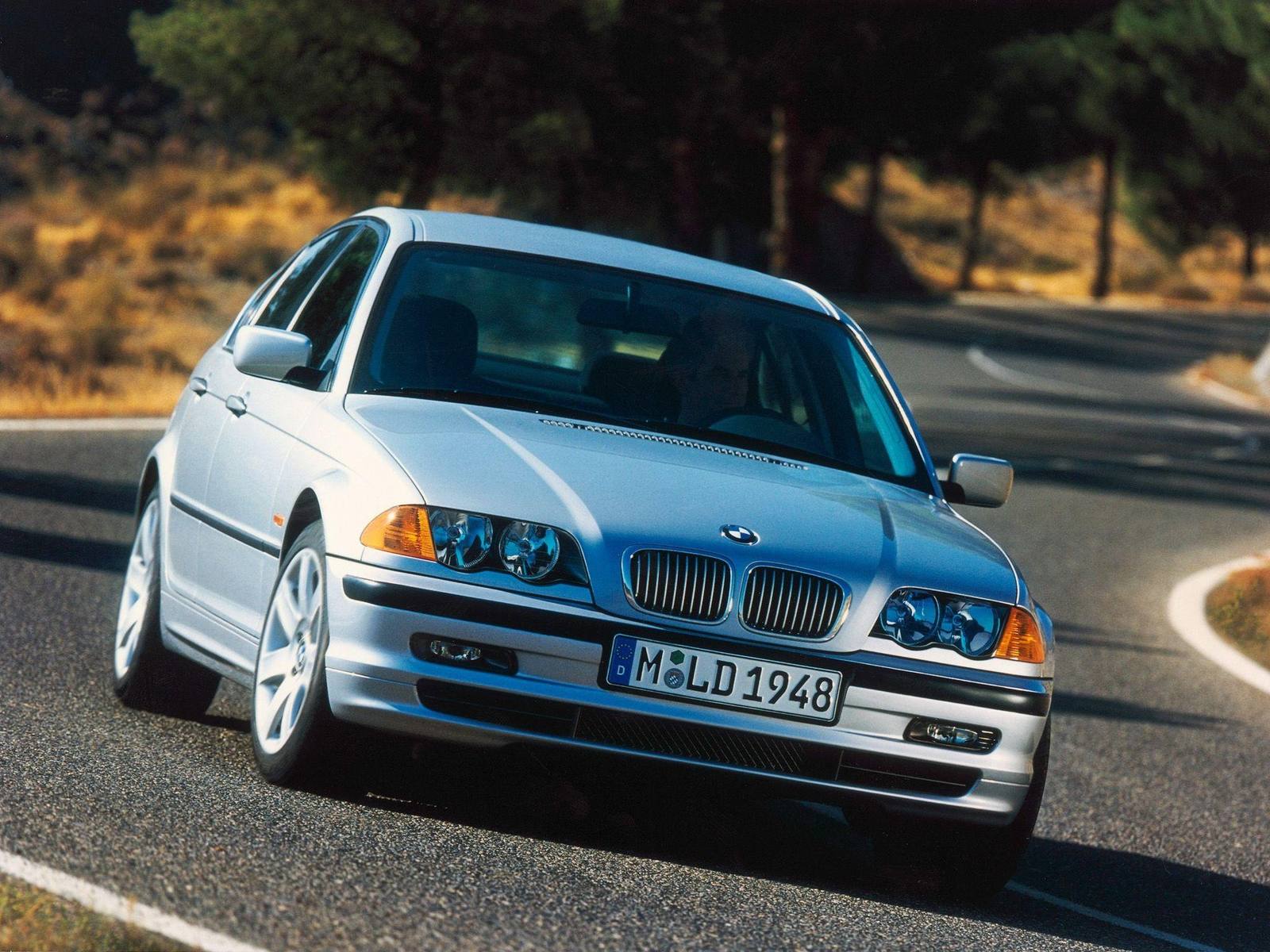320i