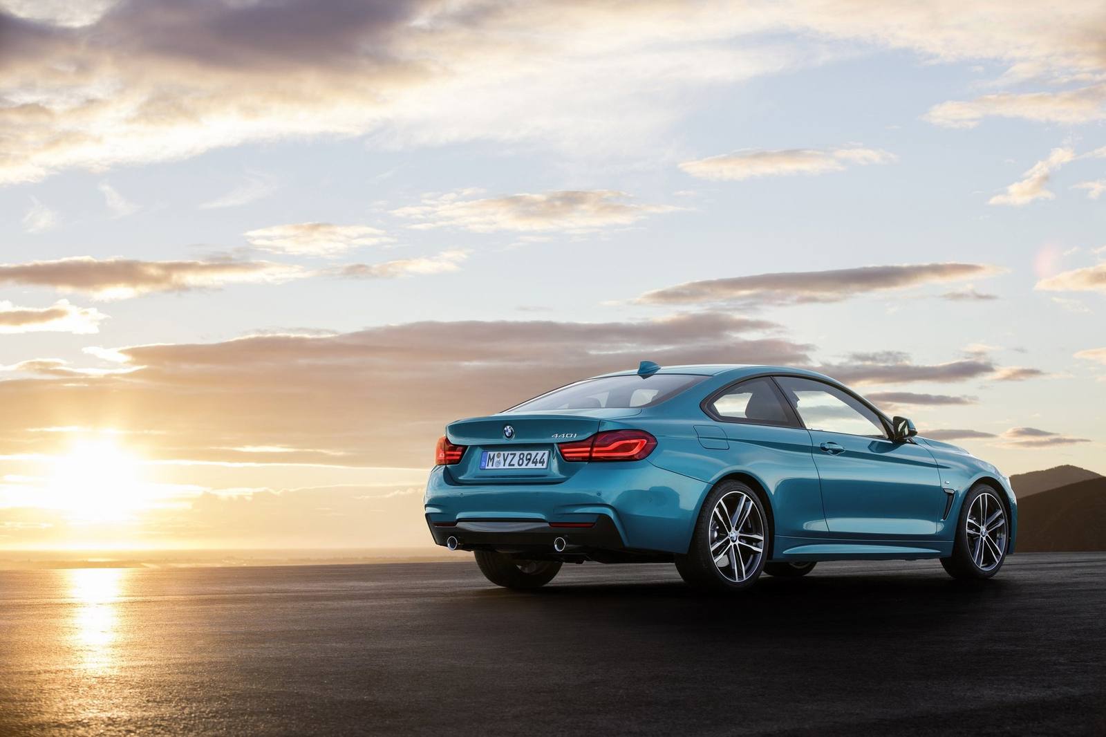 440i