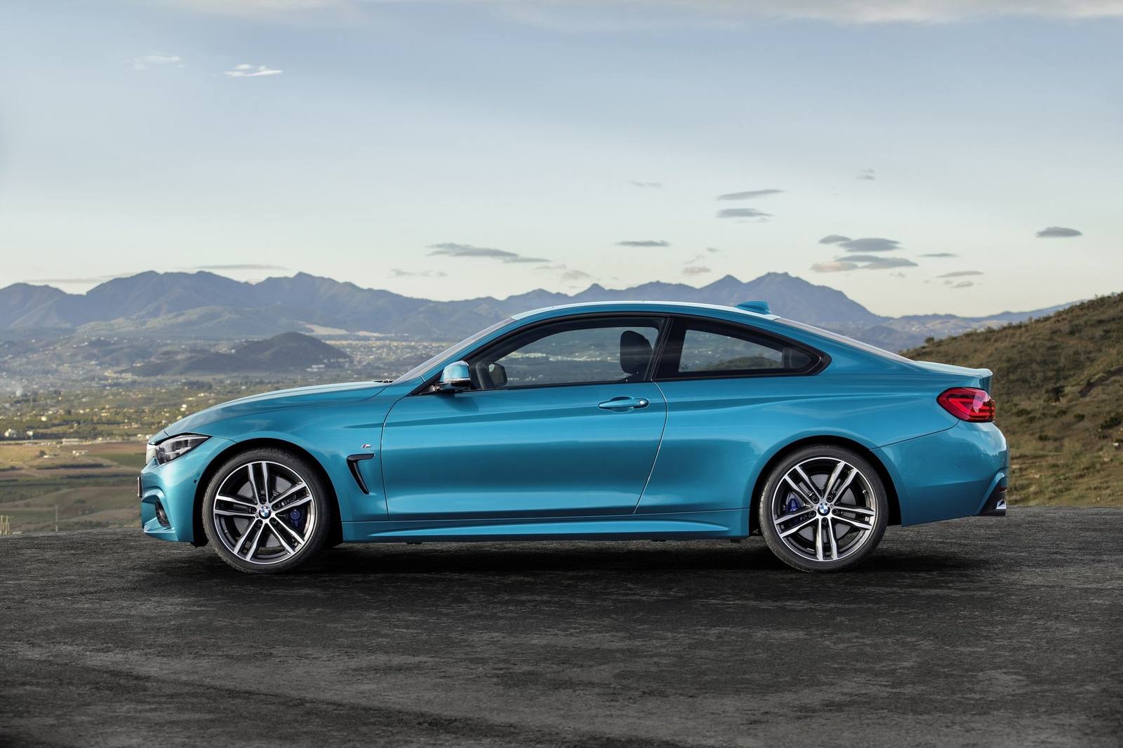 440i