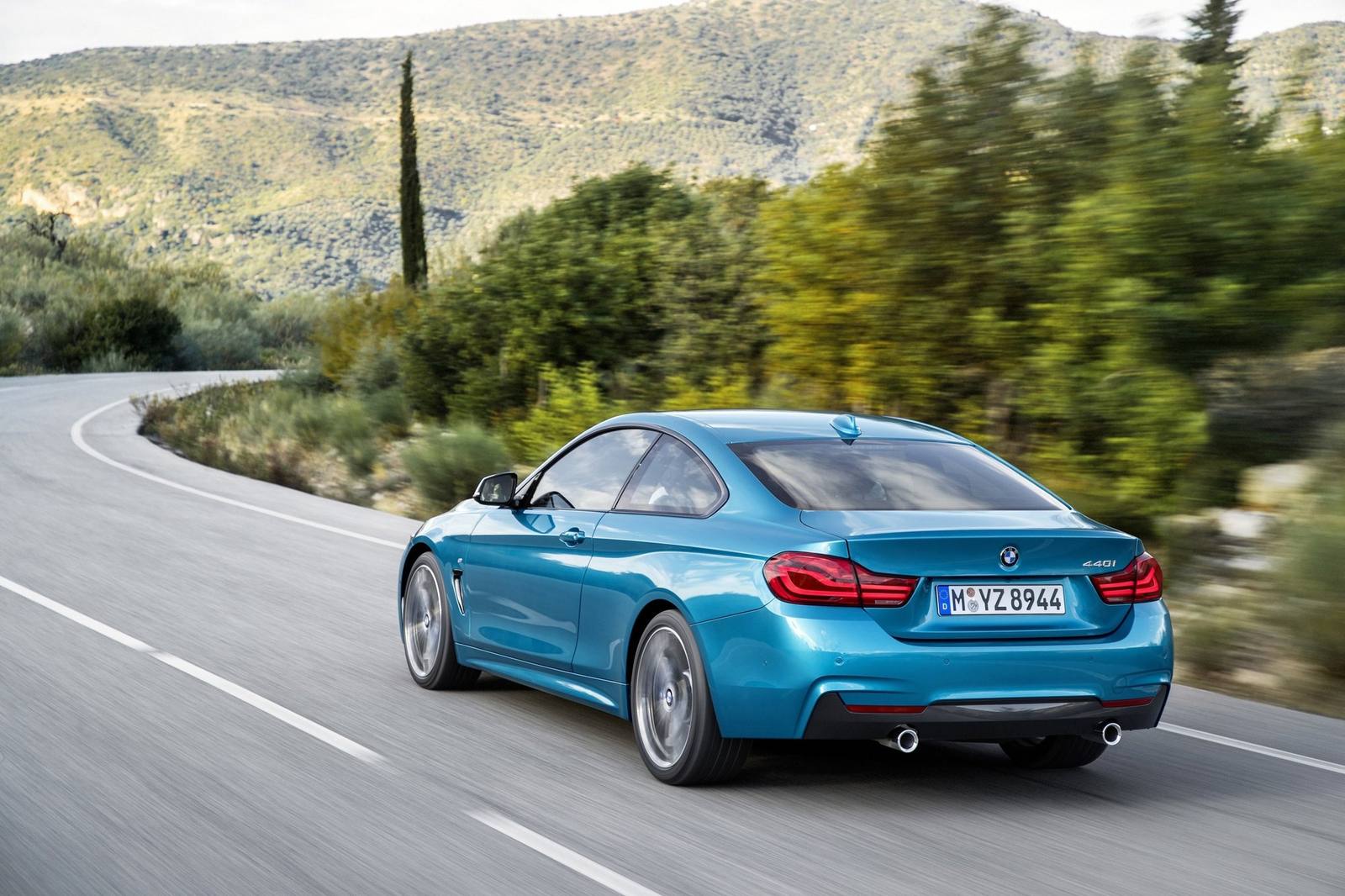 440i