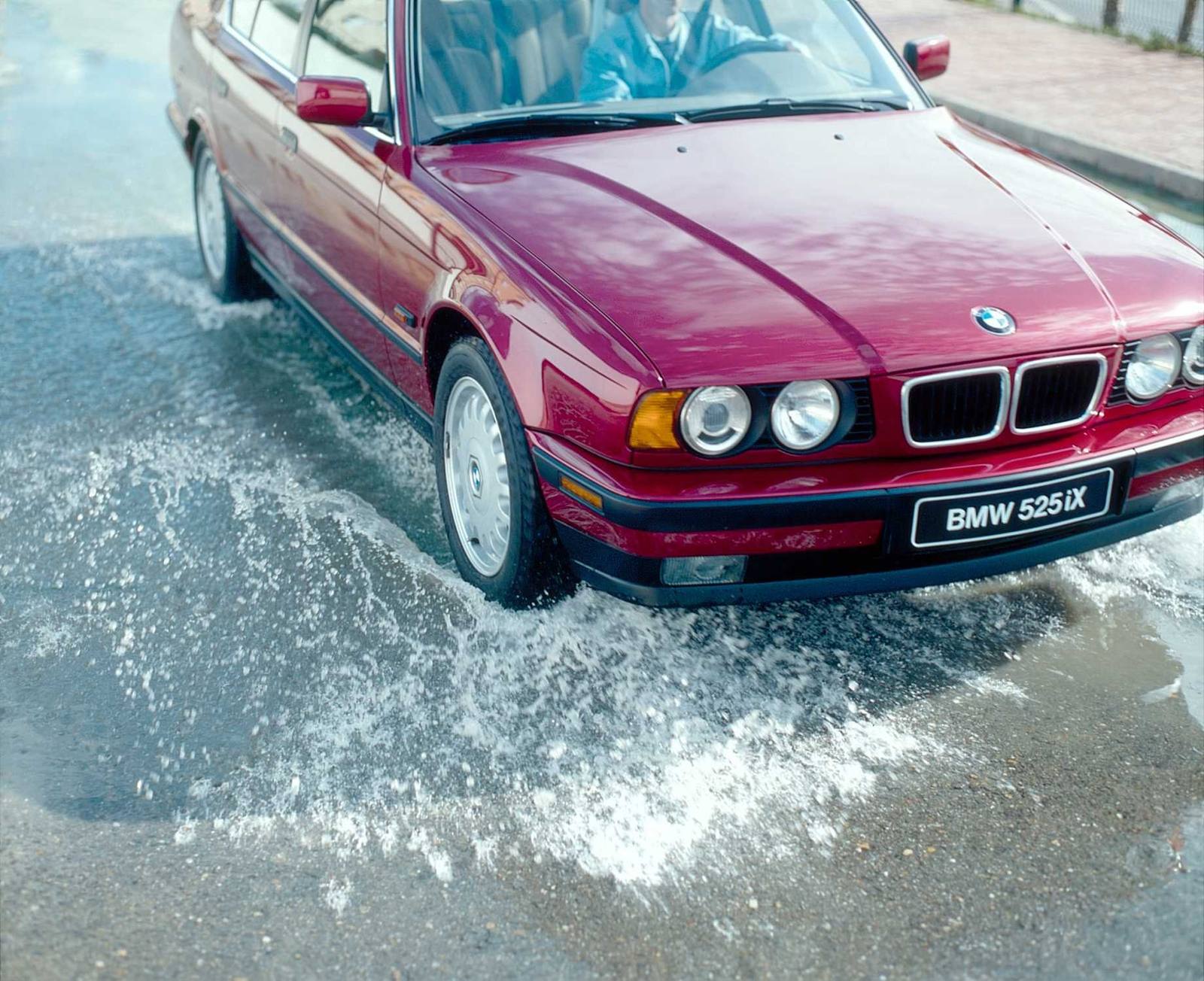 525i