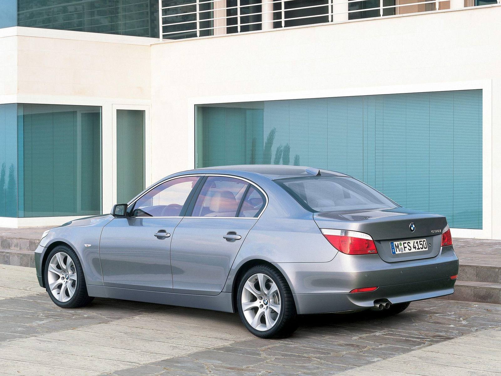 530i