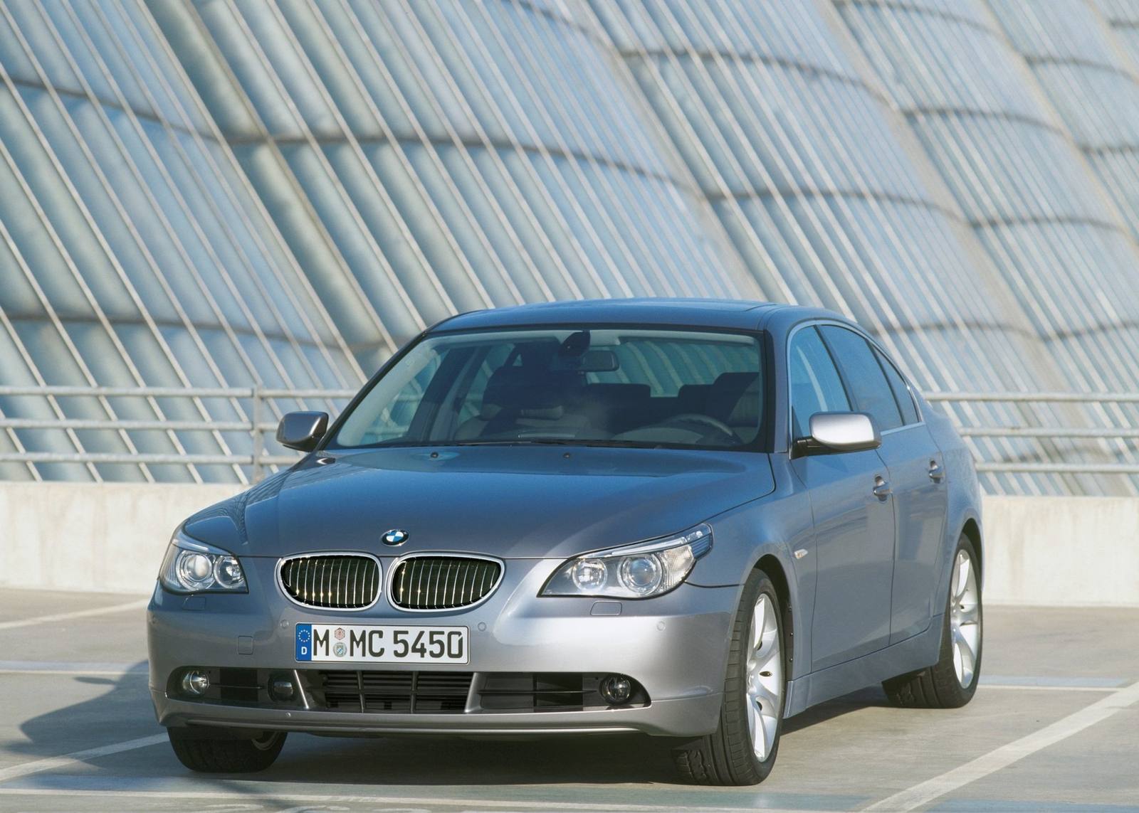 550i