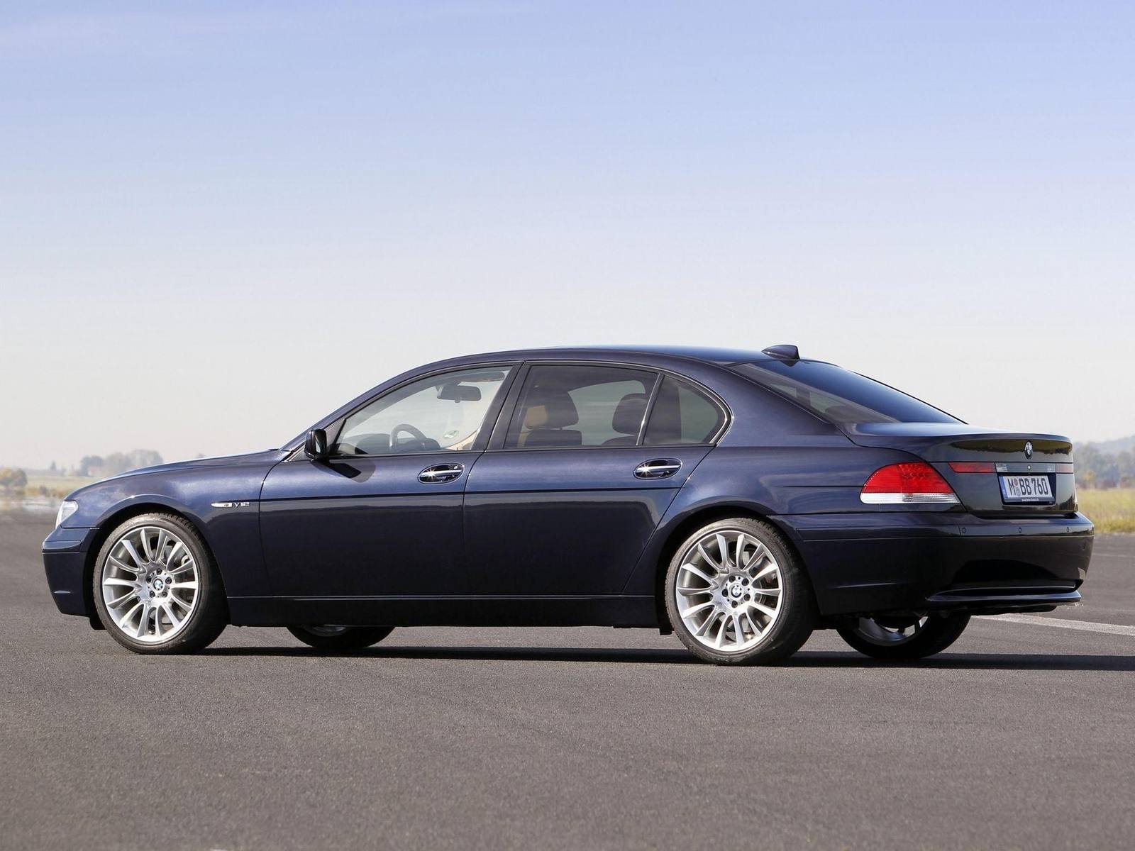 760i