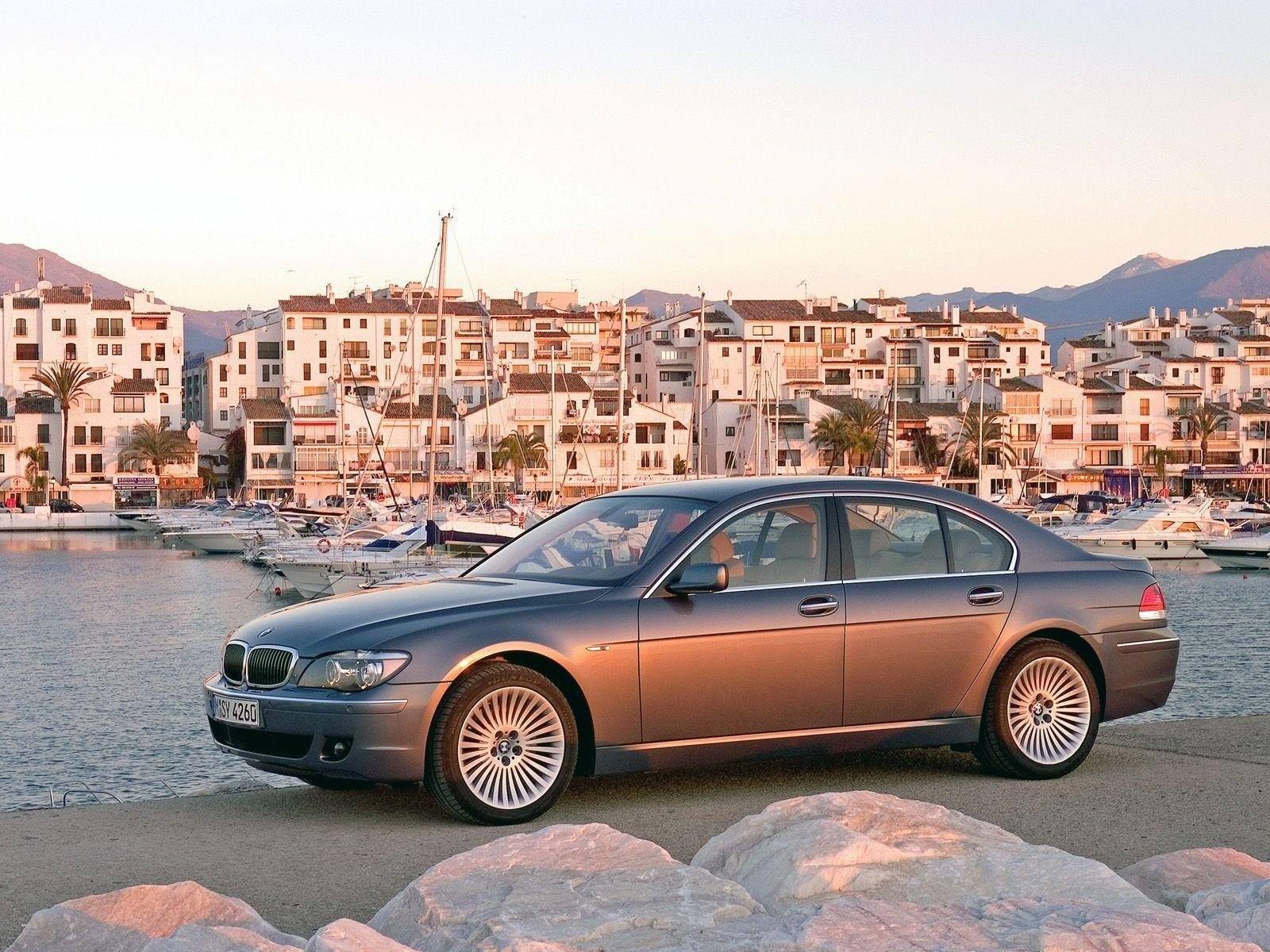 750i