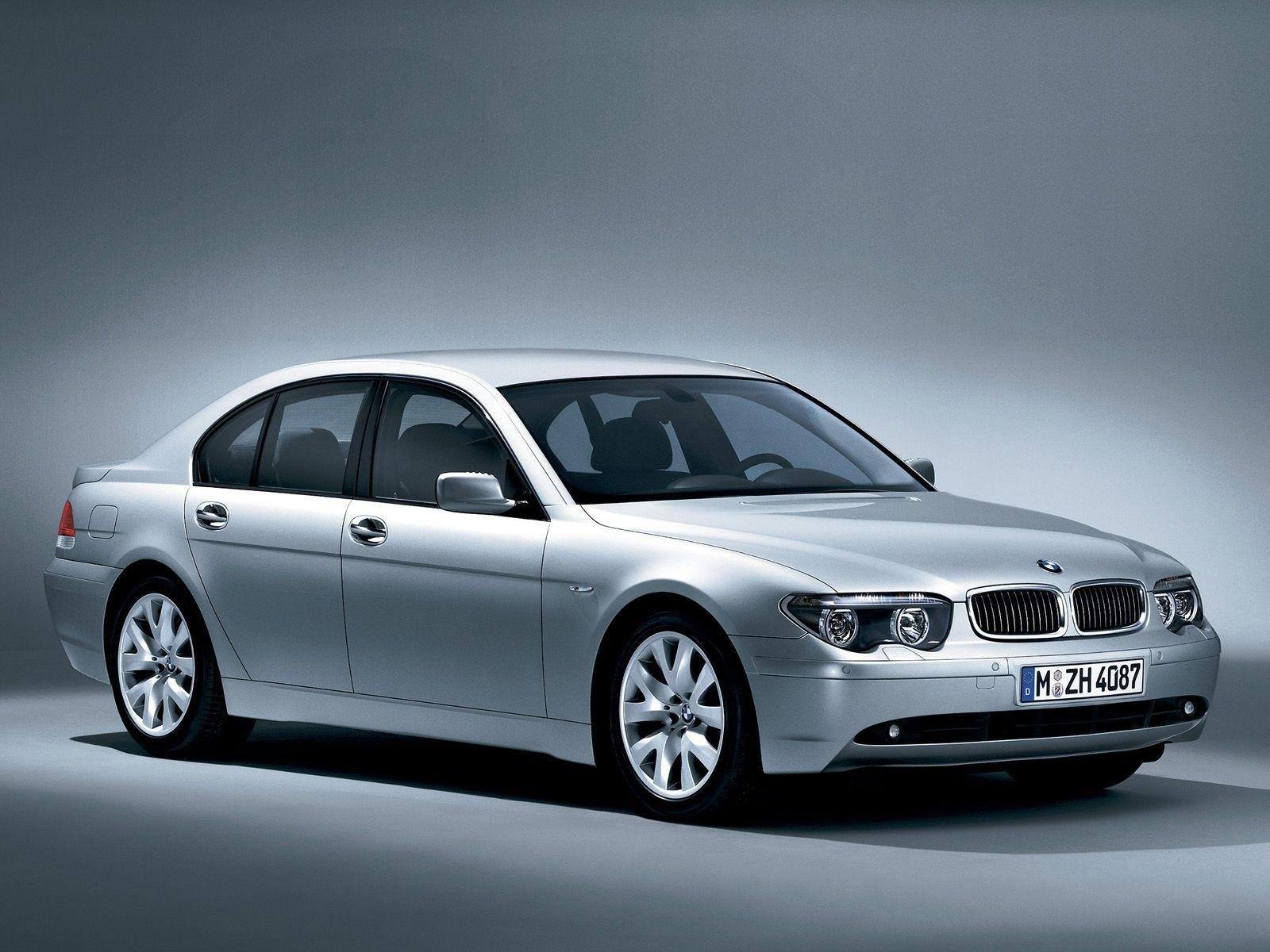 745i