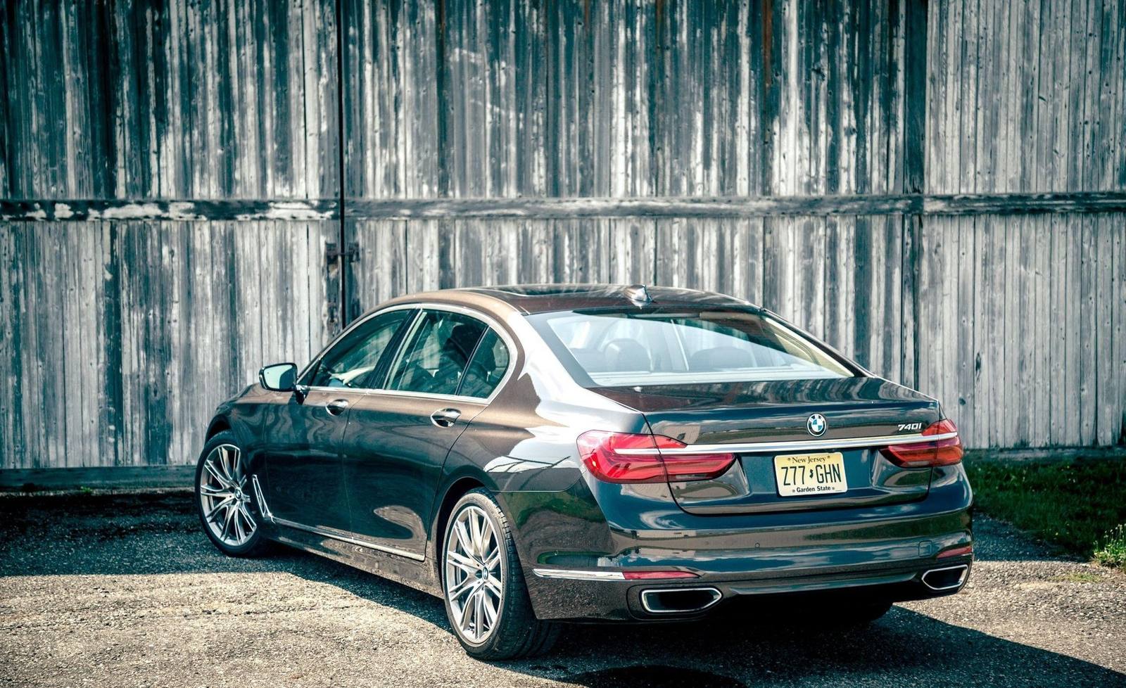 740i
