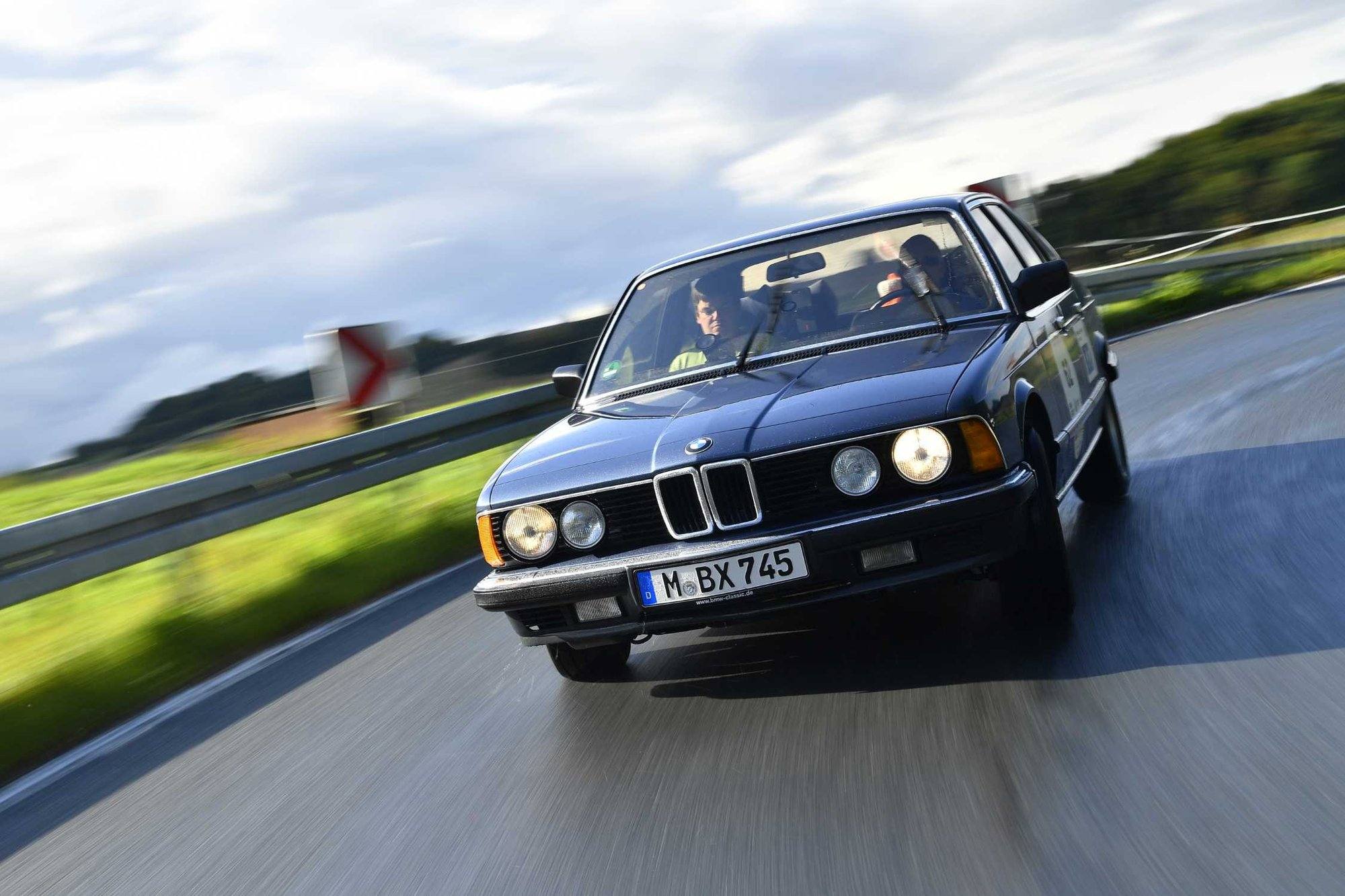 745i