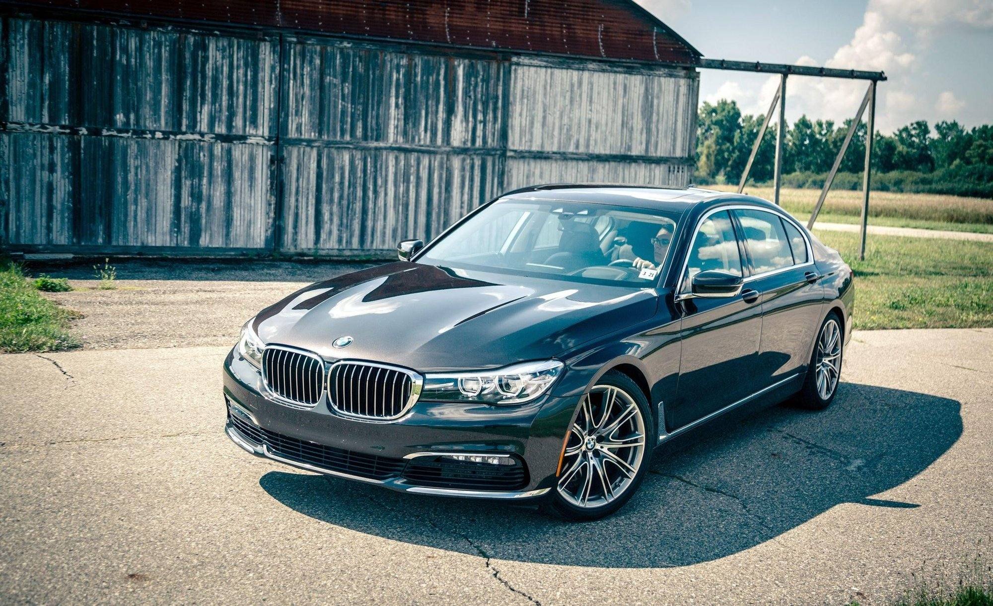 740i