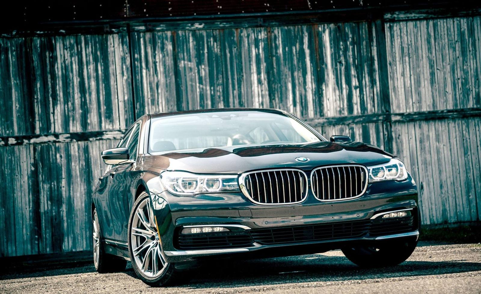 740i