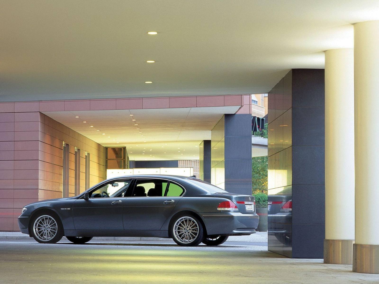 760i