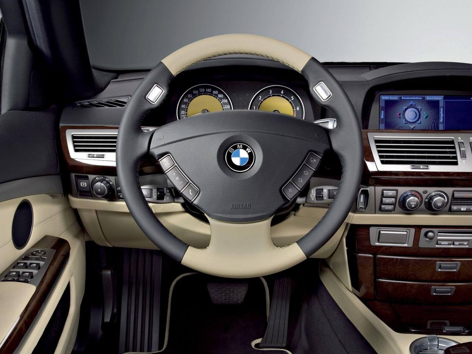 760i