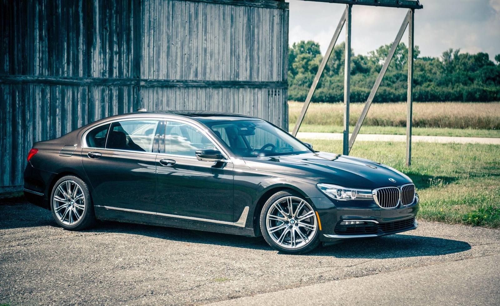 740i